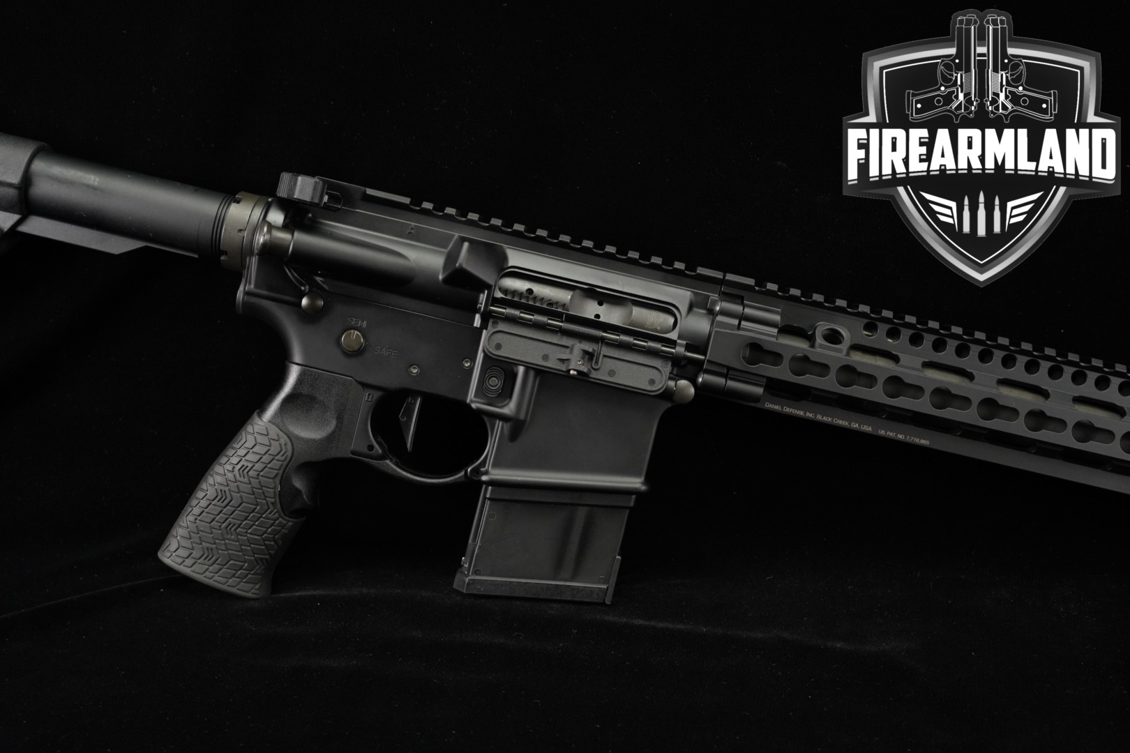Daniel Defense DDM4 V11 Pro 5.56mm NATO Black in Very Good Condition Thumbnail