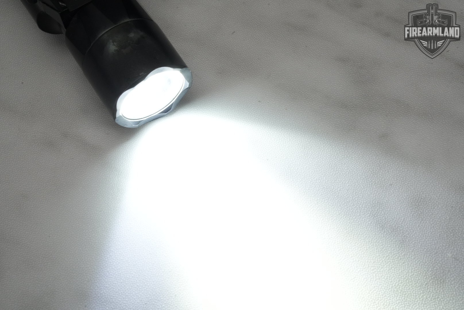 SureFire X300 Ultra X300U-A 1000 Lumens & 11,300 Candela Weapon Light X-300-img-6