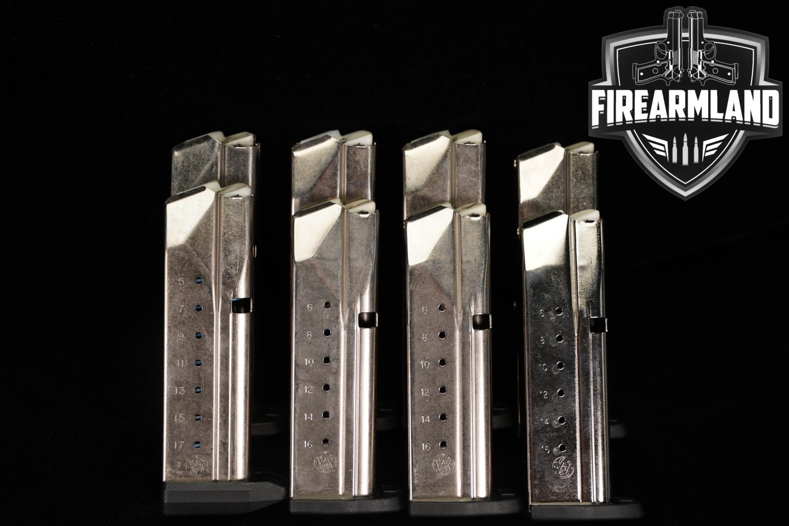 Smith & Wesson (S&W) EIGHT (8) SD9 SD9VE Magazines 9mm Luger in Very Good Condition Thumbnail
