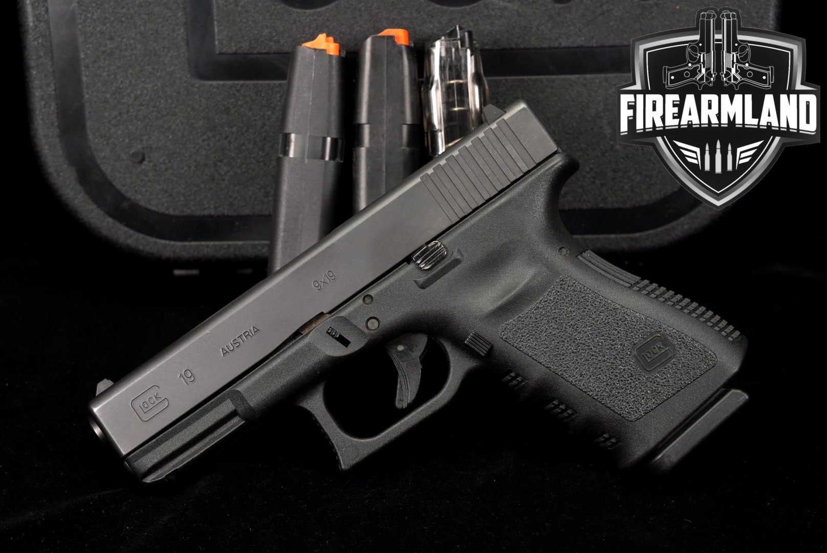 Glock G19 Gen 3 9mm Luger Black in Very Good Condition Thumbnail