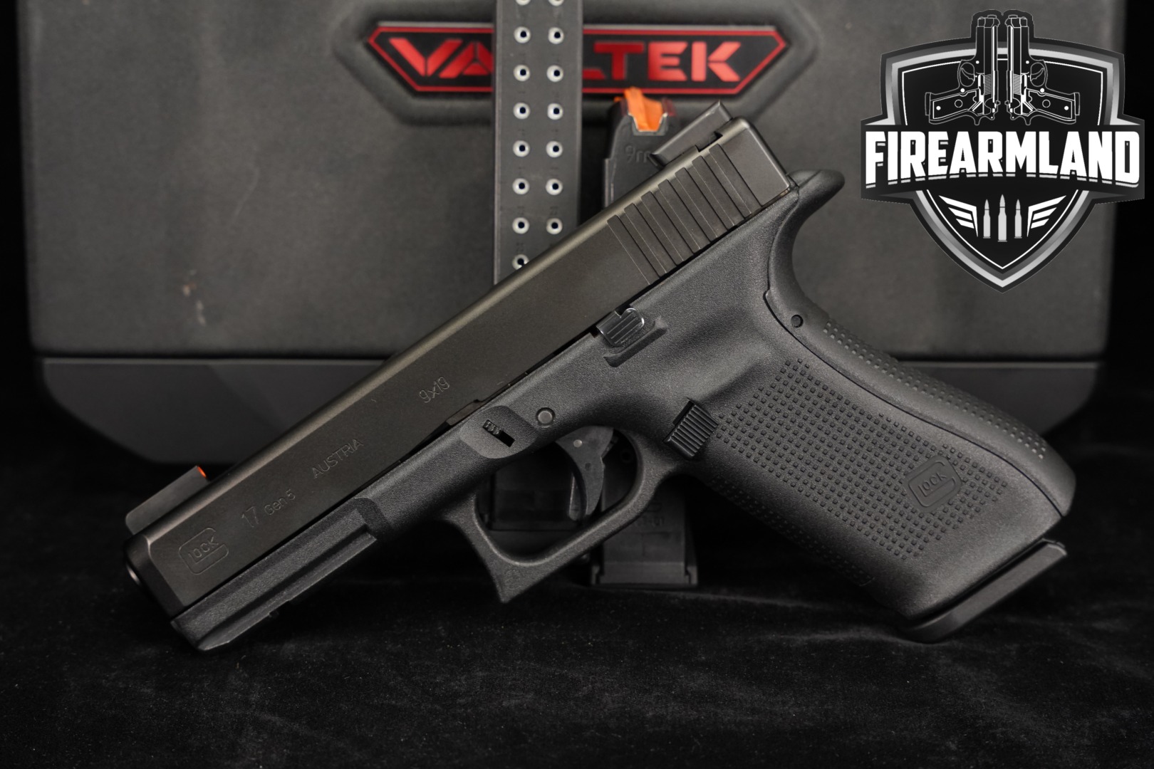 Glock G17 Gen5 9mm Luger Black in Very Good Condition Thumbnail