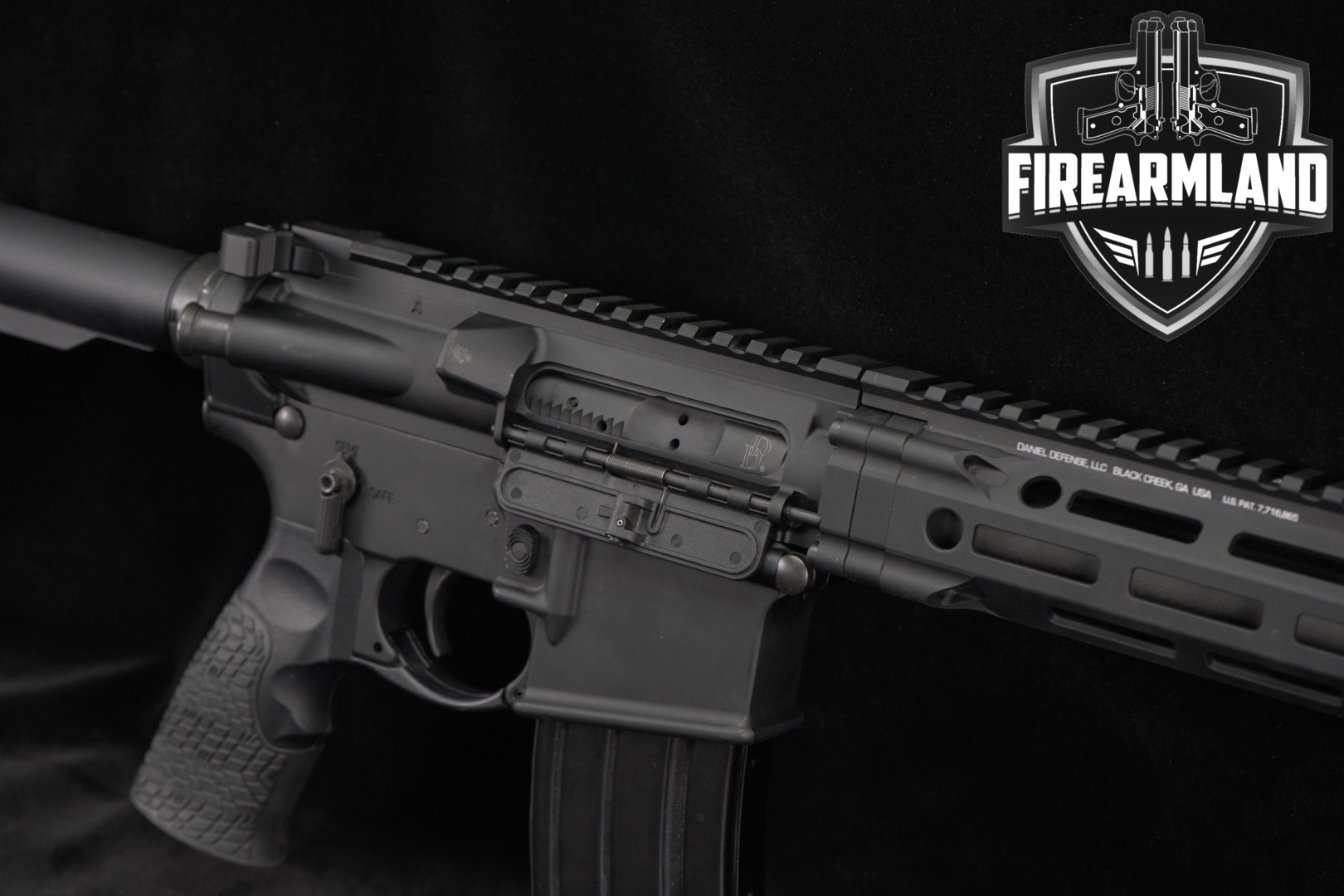 Daniel Defense DDM4 V7 5.56mm NATO Black in Very Good Condition Thumbnail