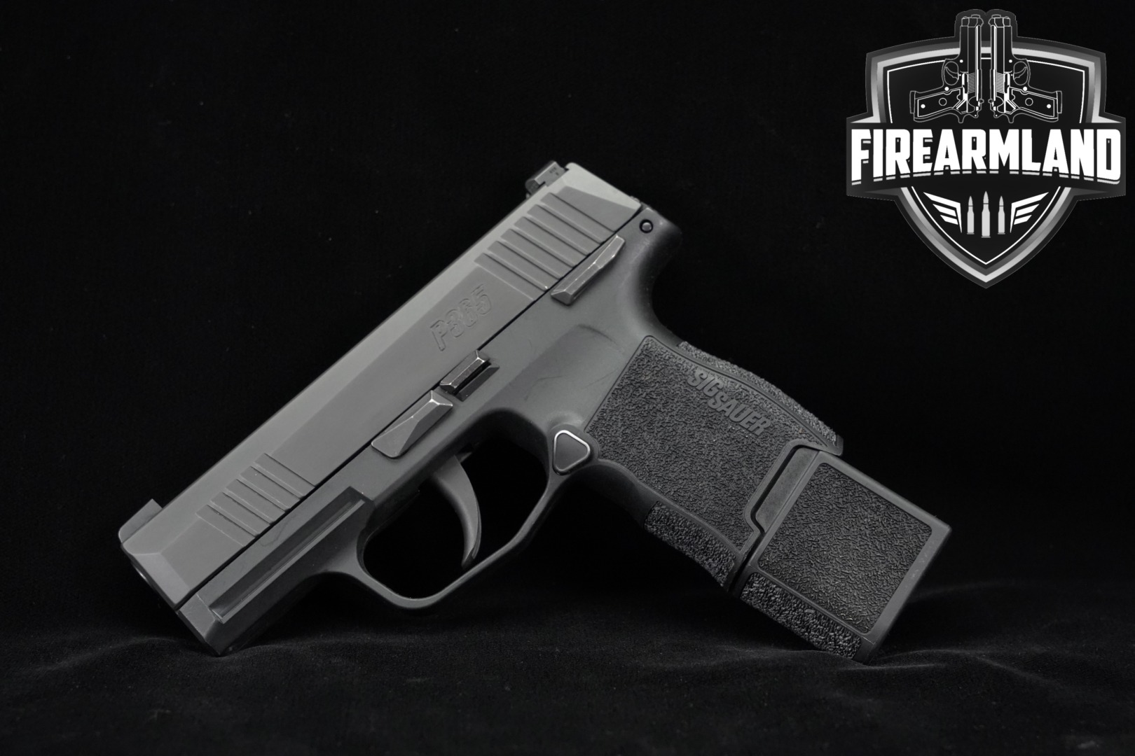 Sig Sauer P365 Nitron, Manual Safety (MS) 9mm Luger Black in Very Good Condition Thumbnail