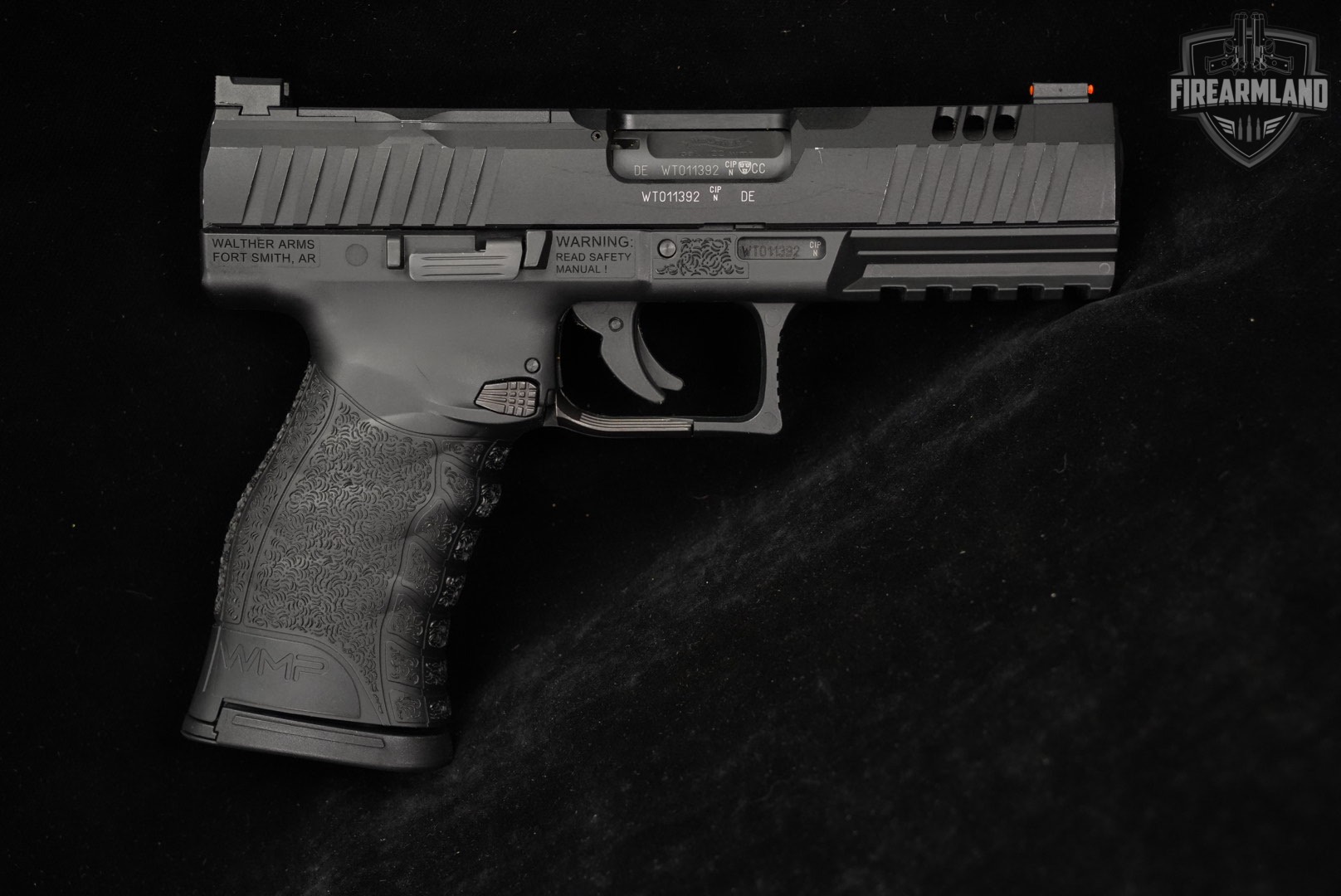 Walther WMP 22 WMR Optics-Ready 4.5" +2 MAGS & ORIG BOX-img-4