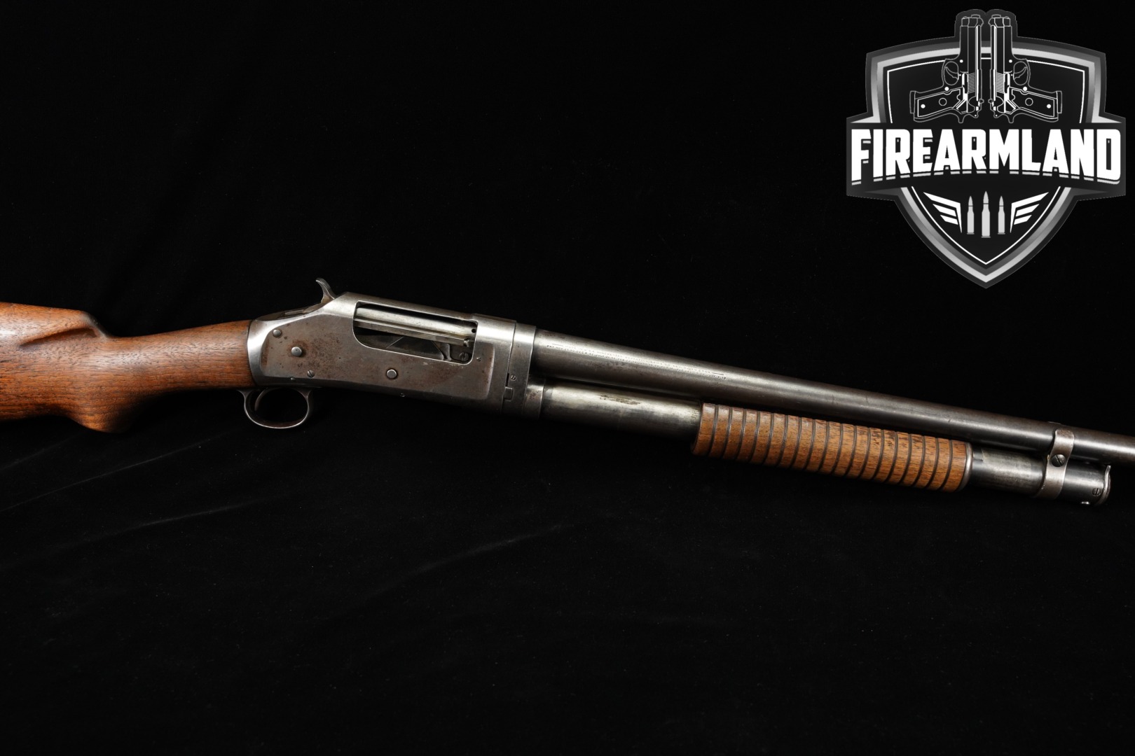 1940 Winchester Repeating Arms Model 1897 Takedown 16 Gauge Blued & Walnut in Good Condition Thumbnail