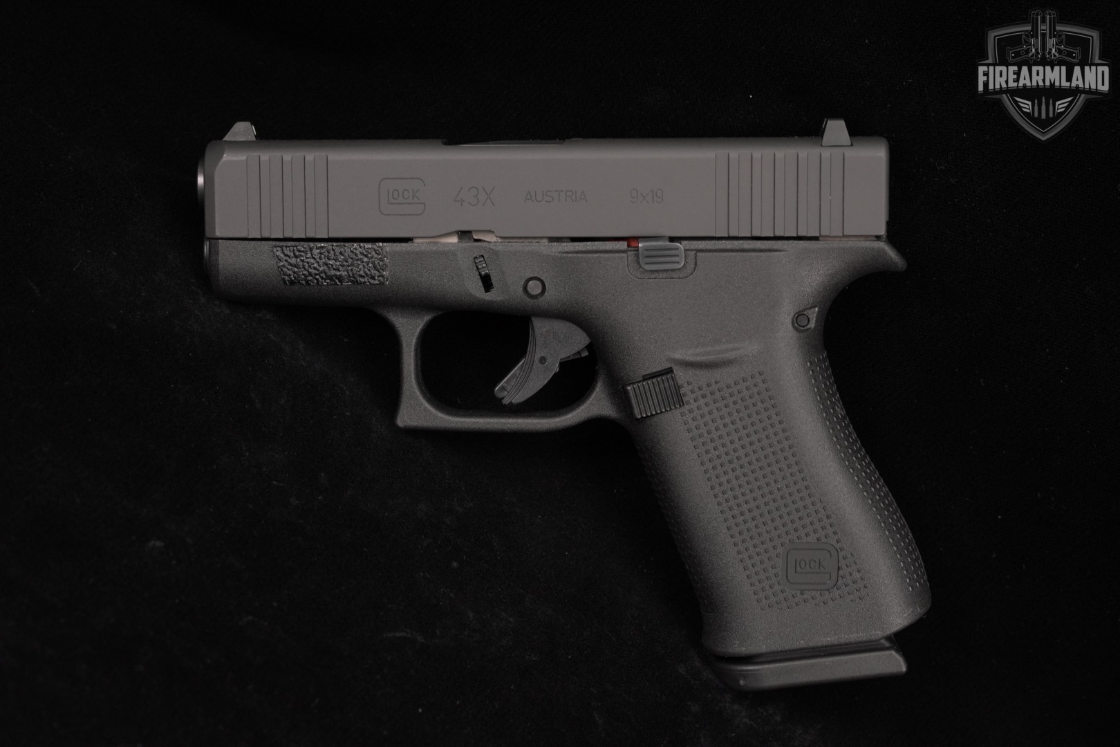 Glock 43X G43X 9mm 3.41" +3 MAGS, ORIG CASE & HOLSTER-img-3