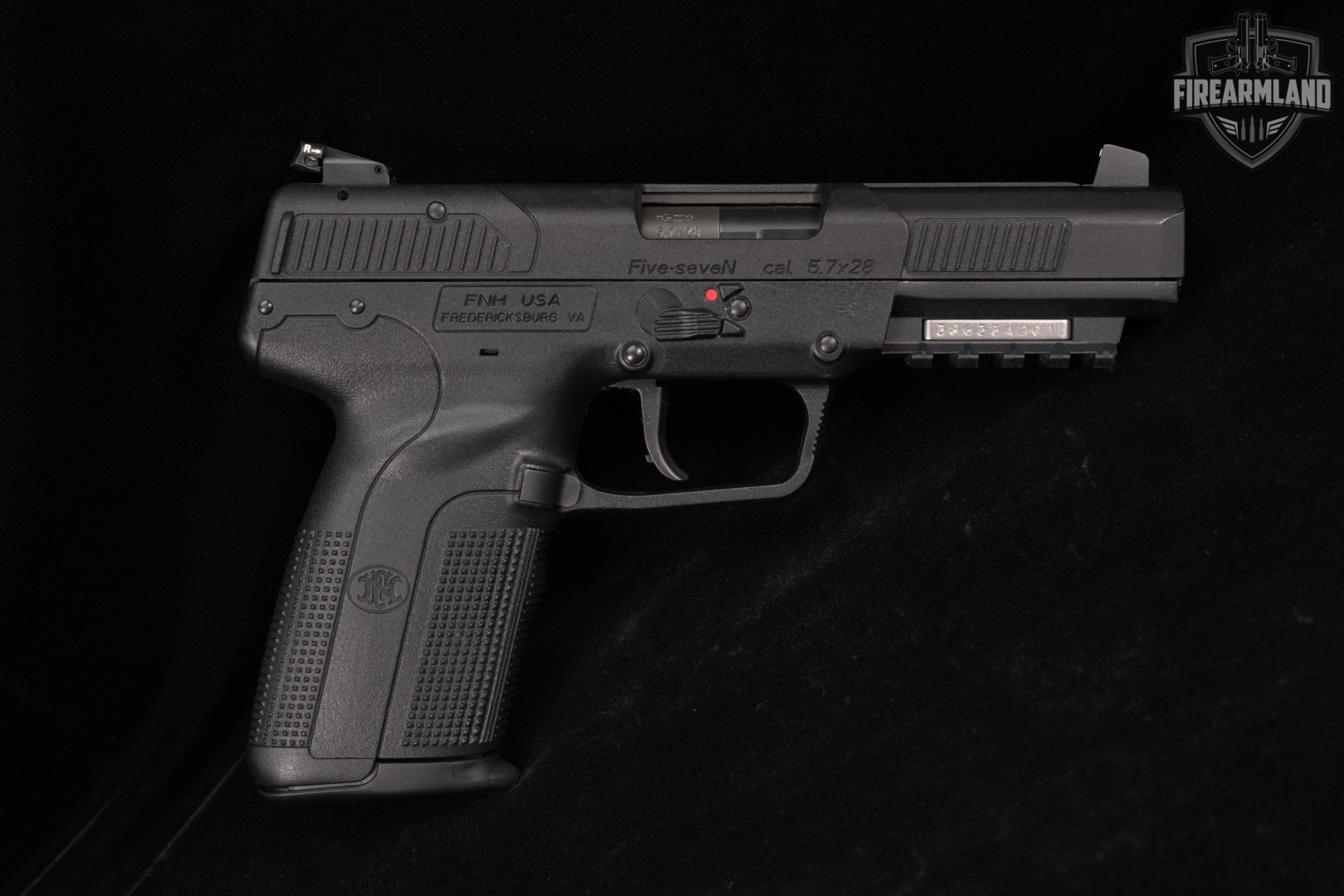 FN Five-seveN Mk2 5.7x28 4.8" 57 Mark 2 +3 MAGS & ORIG CASE-img-4