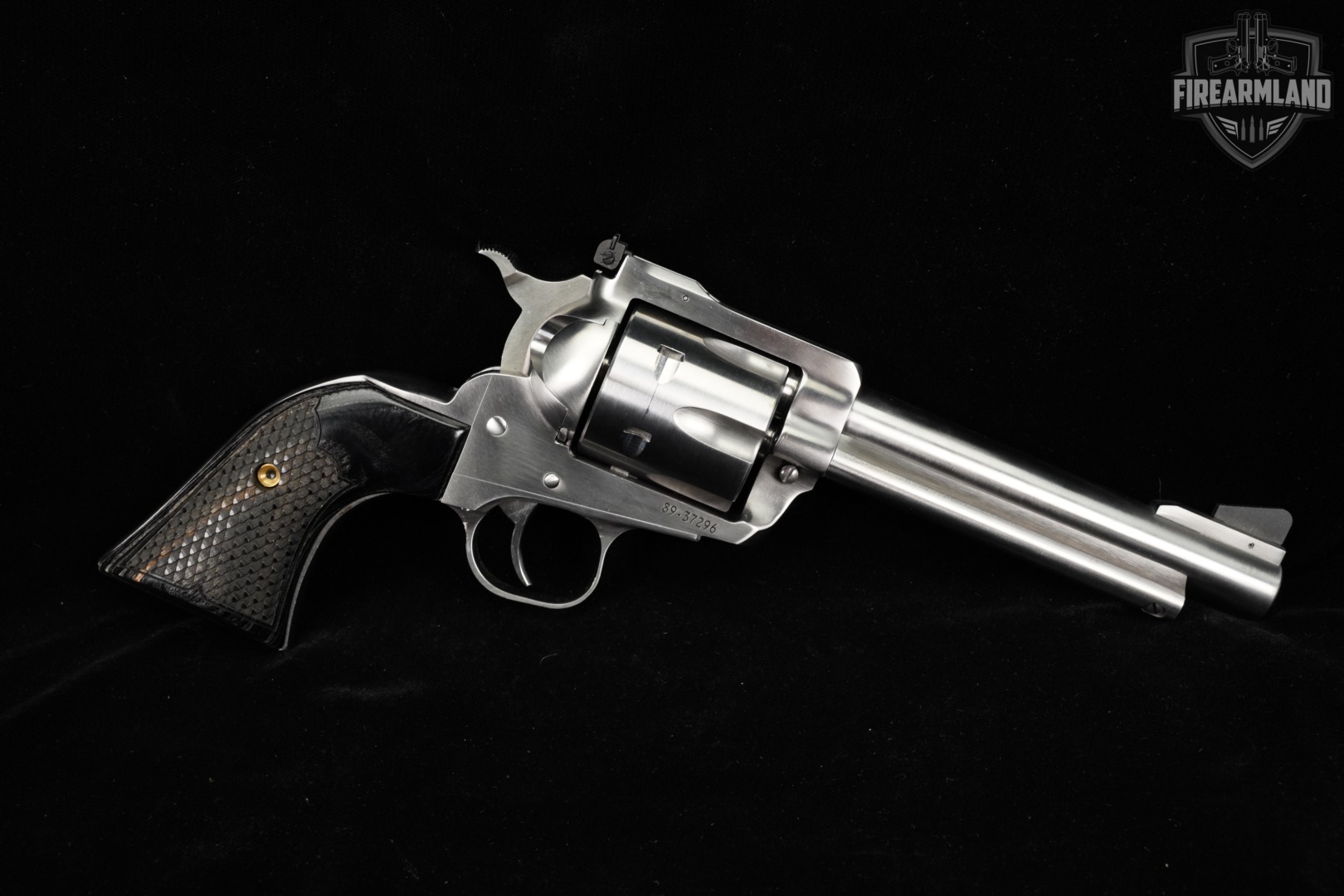 Ruger New Model Super Blackhawk 44 Rem Mag 5.5" Satin Stainless +ORIG CASE-img-5