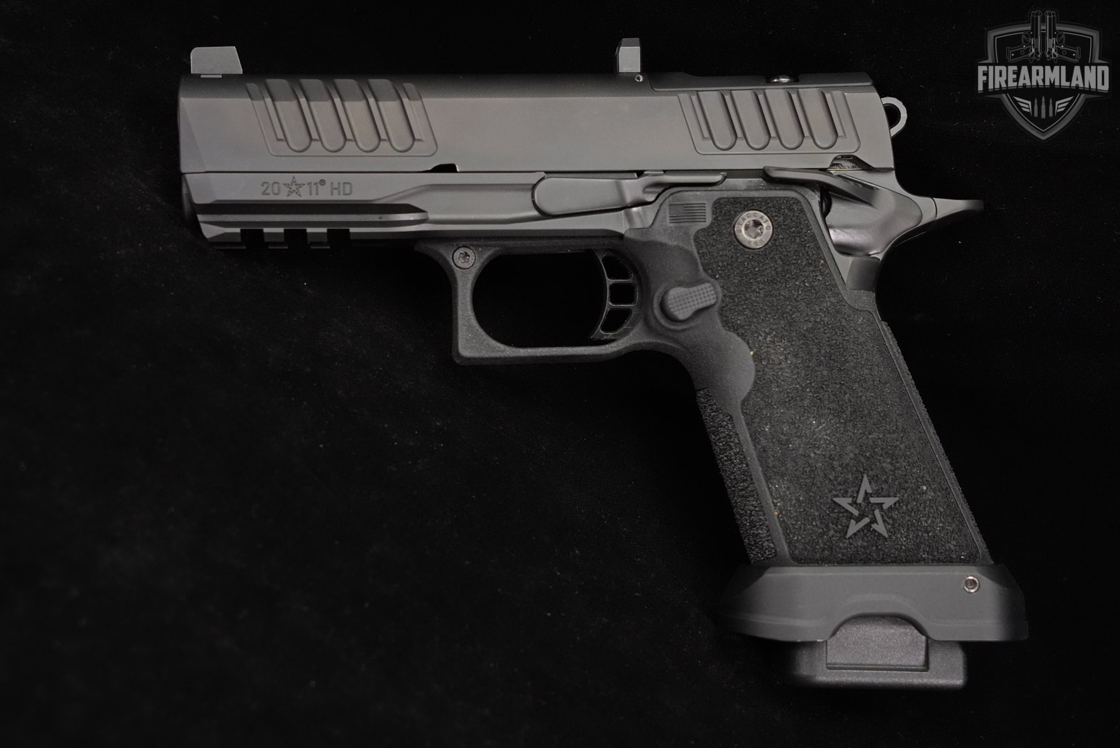 Staccato HD P4 9mm Stainless 1911 2011 +4 MAGS, ORIG CASE & HOLSTER-img-4