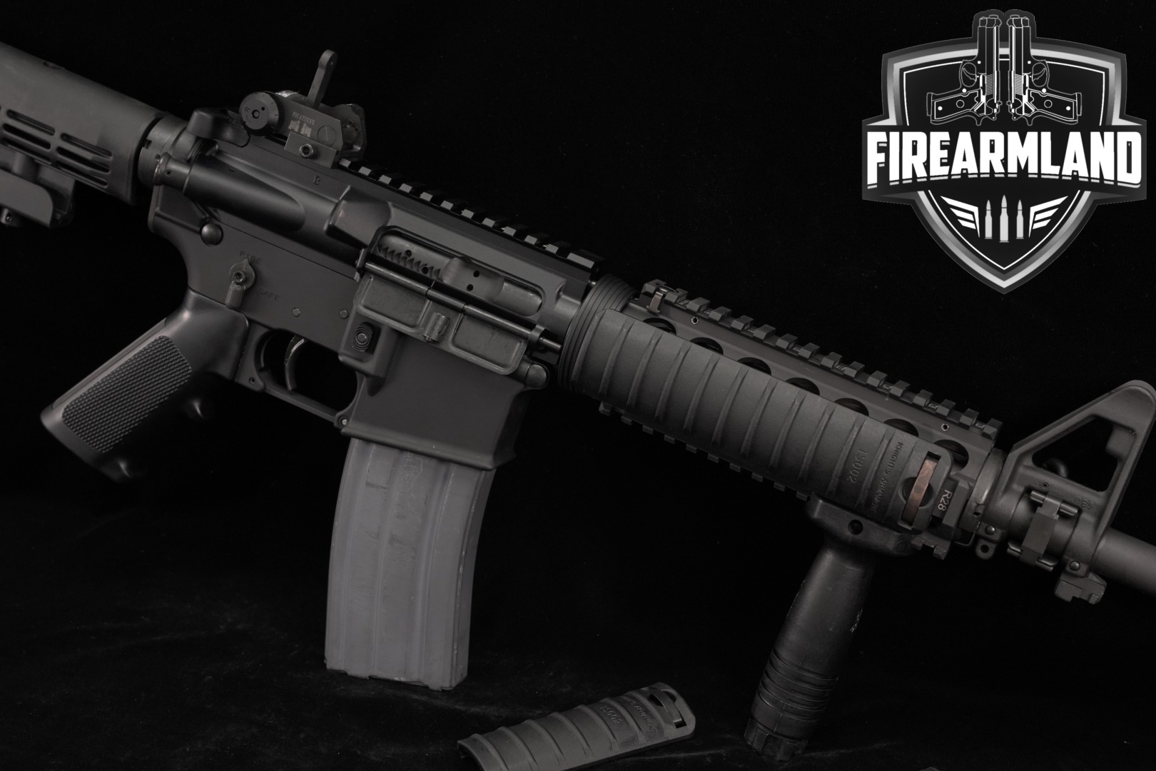 Colt M4A1 Carbine 5.56 NATO AR-15 AR15 16" M4-A1-img-0