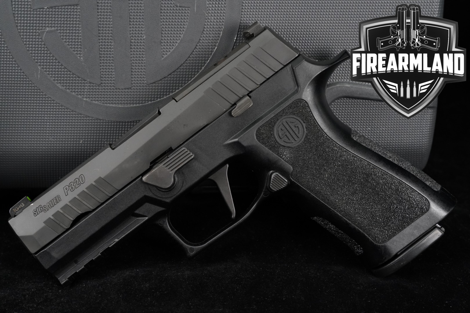 Sig Sauer P320 Carry PRO 9mm Luger Black in Good Condition Thumbnail