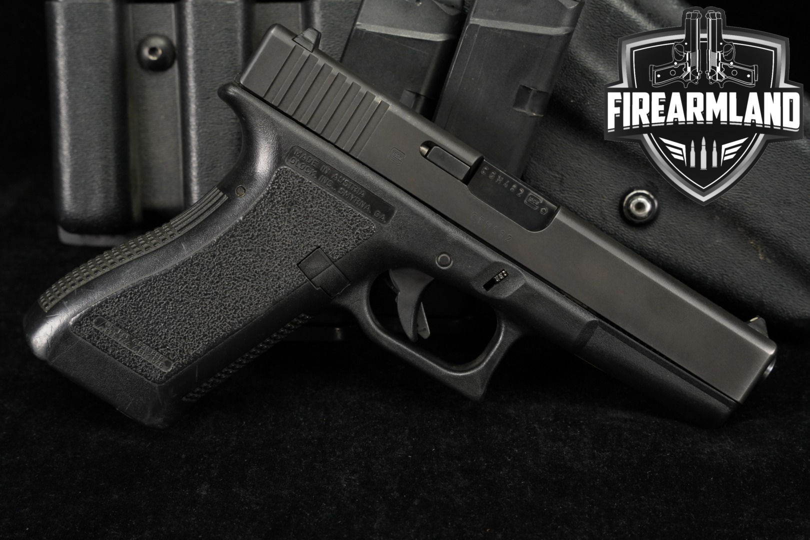 Glock G17 Gen 2 9mm Luger Black in Good Condition Thumbnail