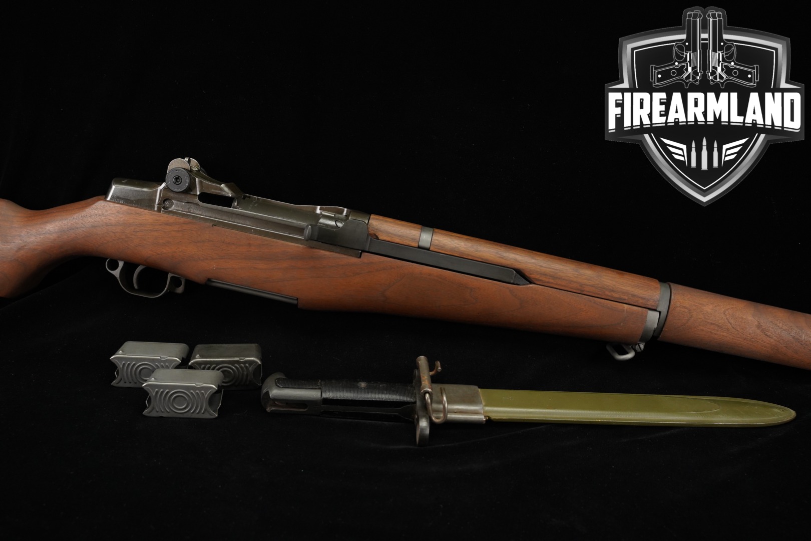 1943 Springfield Armory M1 Garand .30-06 Parkerized & Walnut in Good Condition Thumbnail