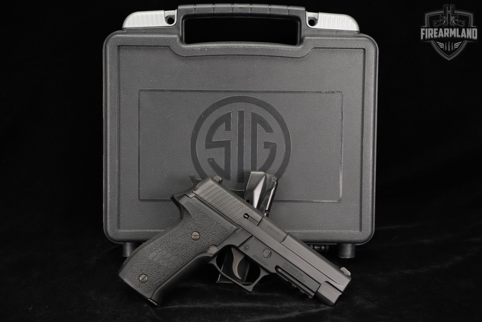 Sig Sauer P226 9mm 4.4 P 226 +2 MAGS & ORIG CASE-img-2