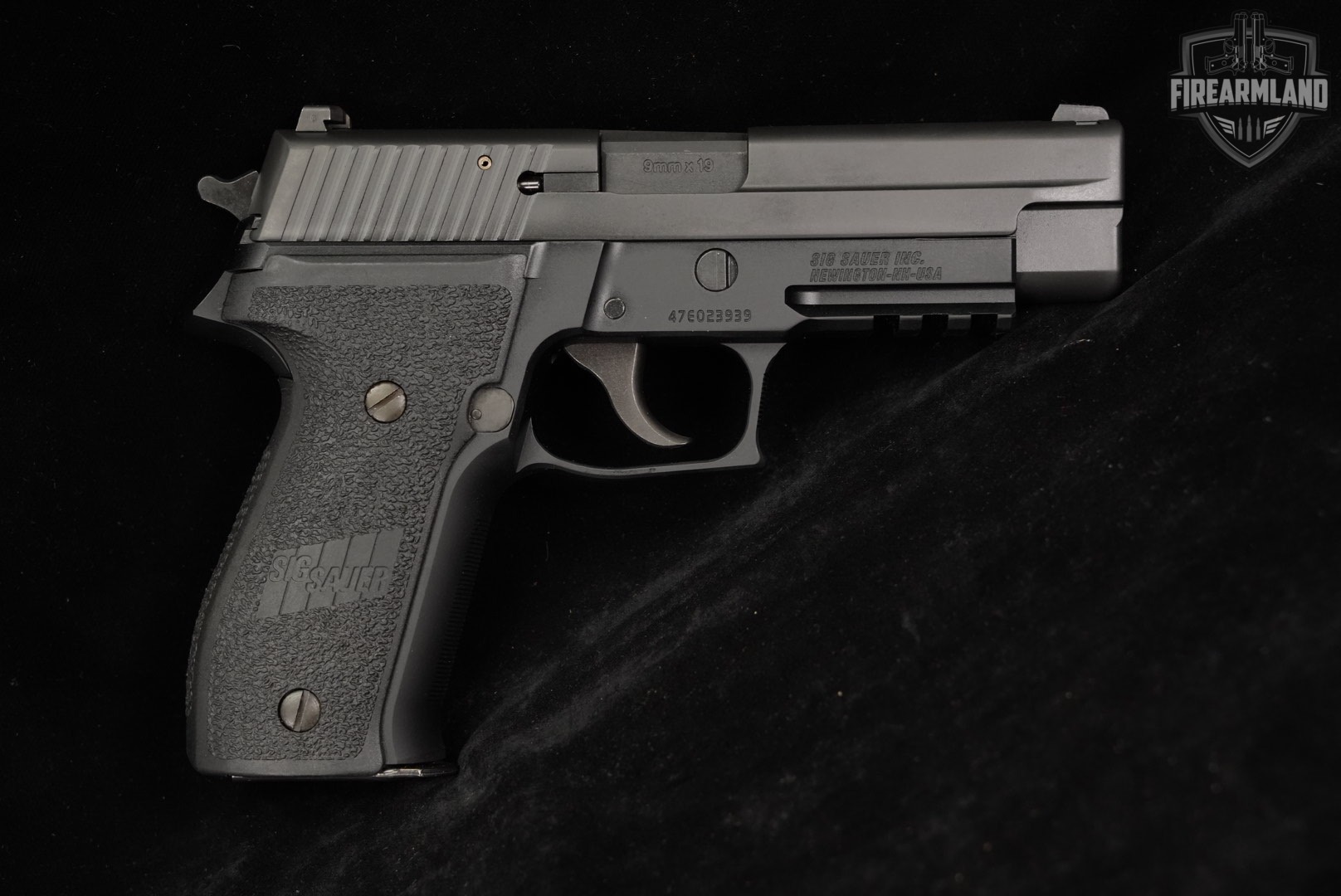 Sig Sauer P226 9mm 4.4 P 226 +2 MAGS & ORIG CASE-img-4