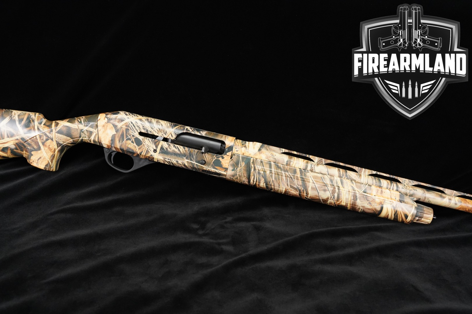Stoeger Industries M3000 12 Gauge Realtree Max-4 Camo in Very Good Condition Thumbnail