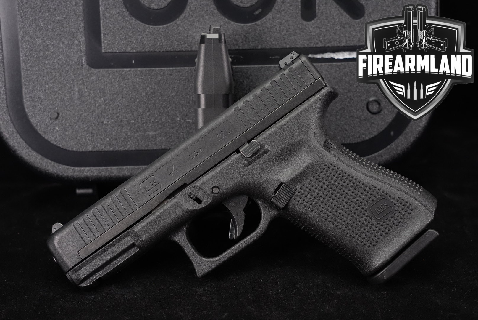 Glock 44 G44 22LR 4.02 +2 MAGS & ORIG CASE-img-0