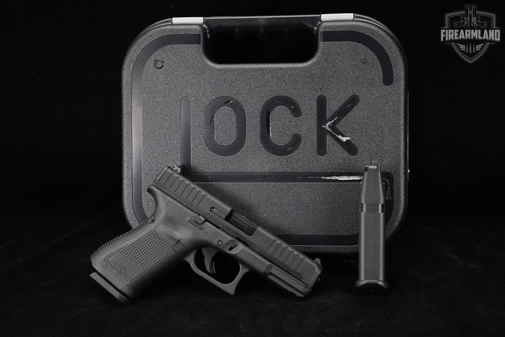 Glock 44 G44 22LR 4.02 +2 MAGS & ORIG CASE-img-2