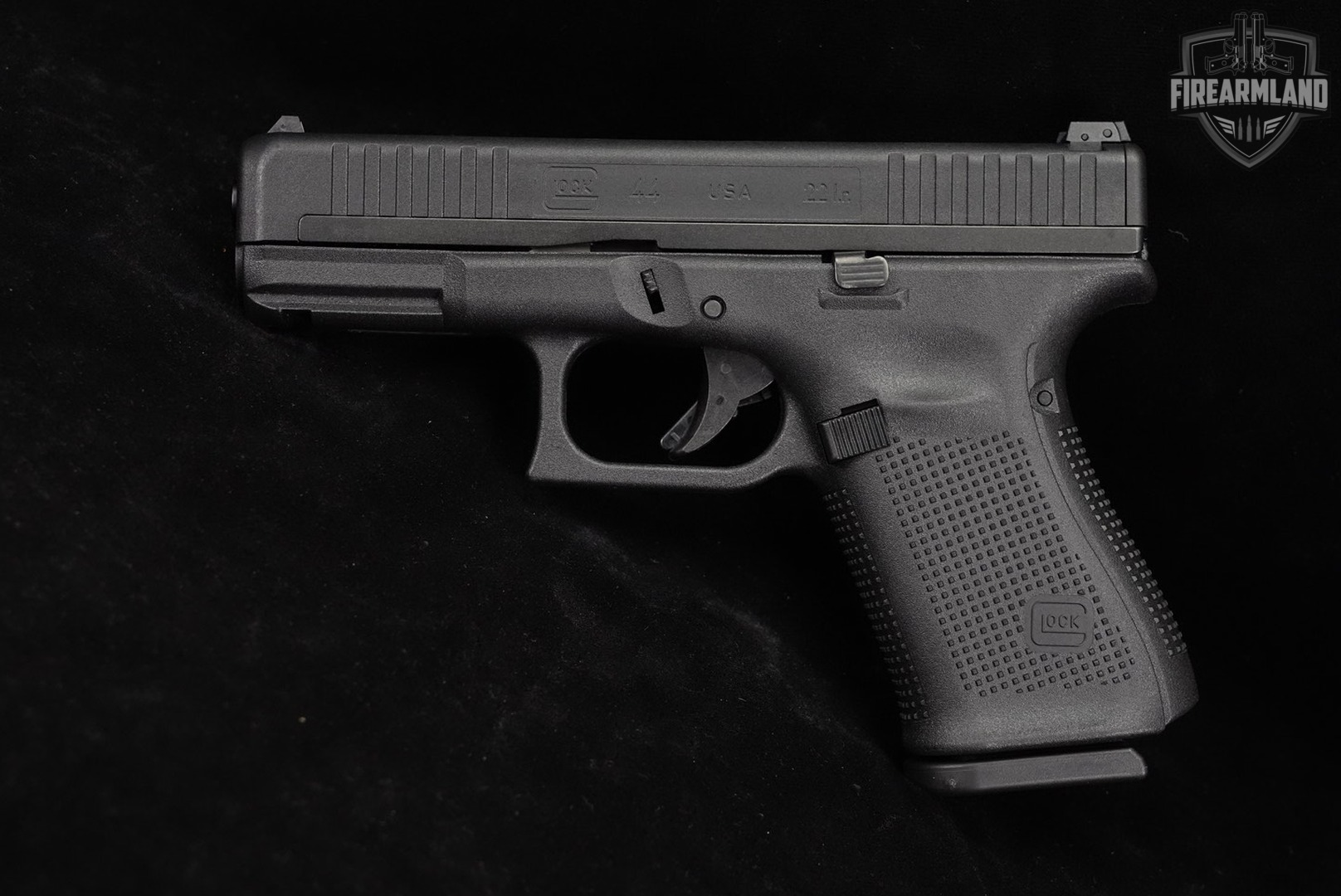 Glock 44 G44 22LR 4.02 +2 MAGS & ORIG CASE-img-3