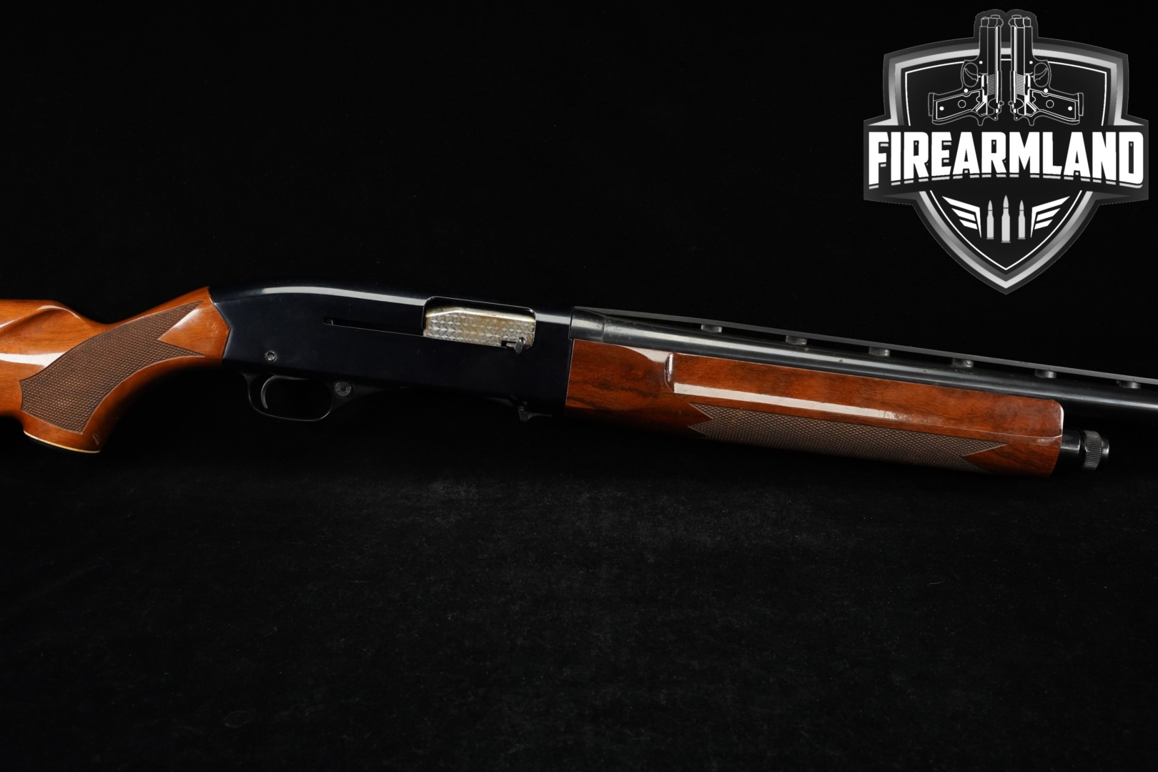 Winchester Repeating Arms Model 1500 XTR 12 Gauge Blued & Walnut in Good Condition Thumbnail