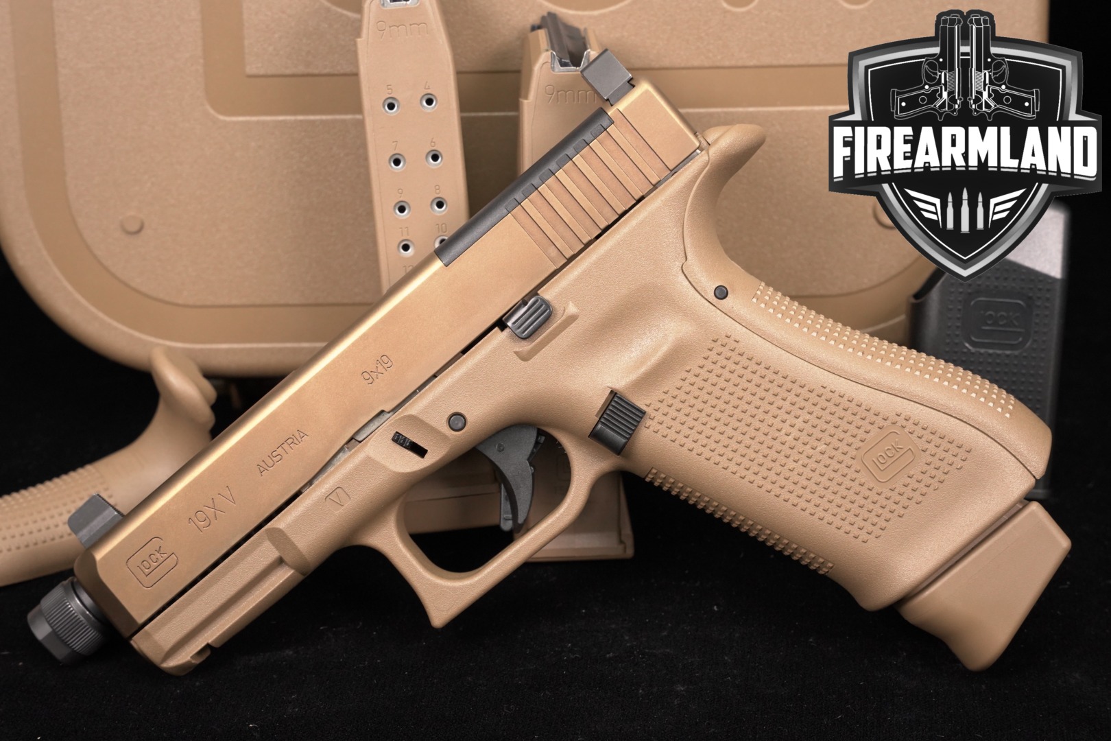 Glock 19X V (19XV), MOS, Threaded Barrel 9mm Luger Coyote Tan in Excellent Condition Thumbnail