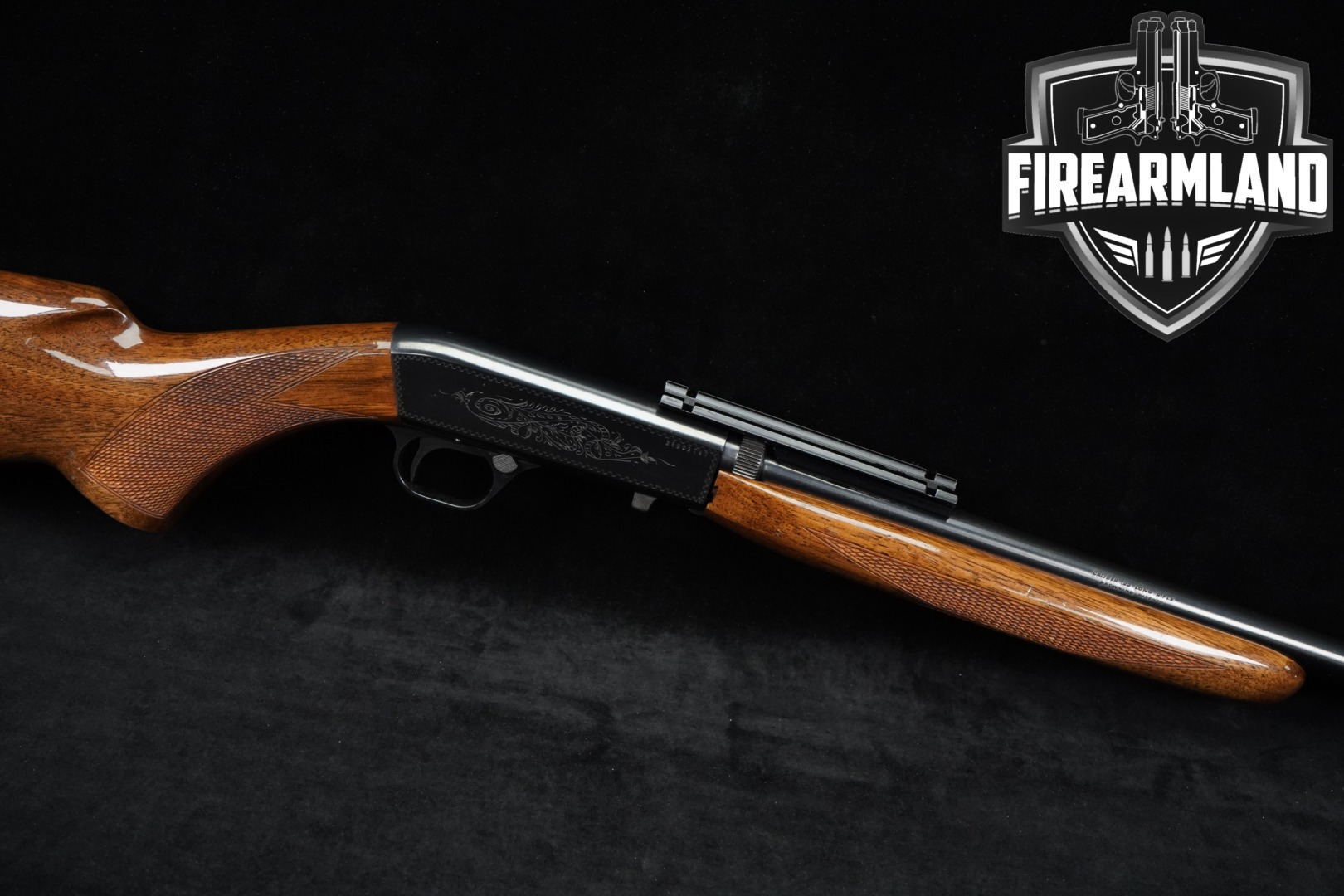 1974 Browning SA-22 Grade I .22 LR Blued & Walnut in Good Condition Thumbnail