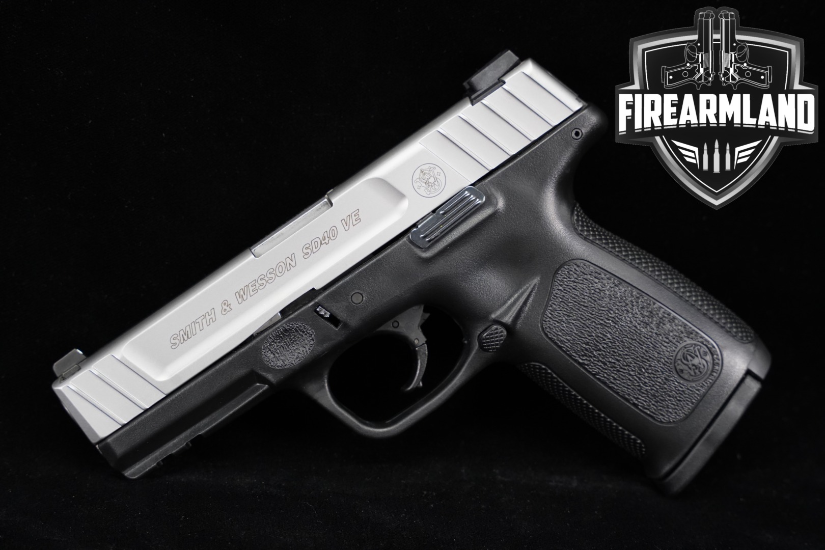 Smith & Wesson (S&W) SD40 VE .40 S&W Two-Tone Stainless in Excellent Condition Thumbnail