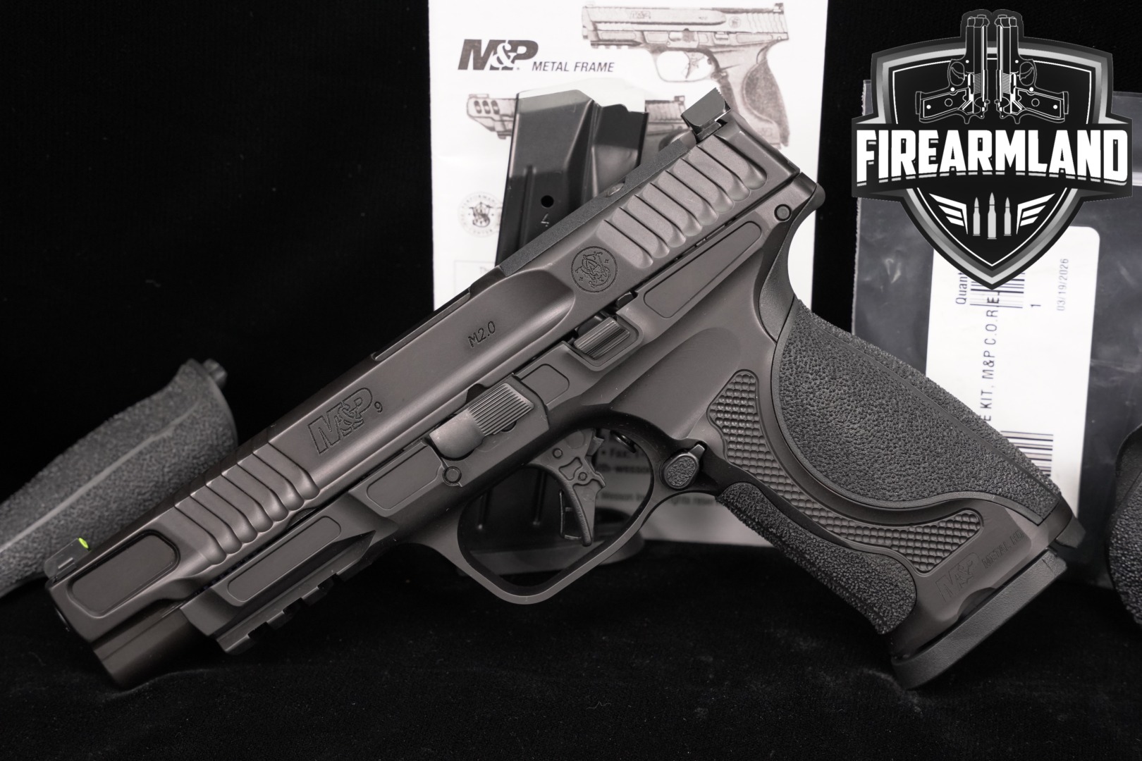 Smith & Wesson (S&W) M&P9 M2.0 Metal 9mm Luger Black in Excellent Condition Thumbnail