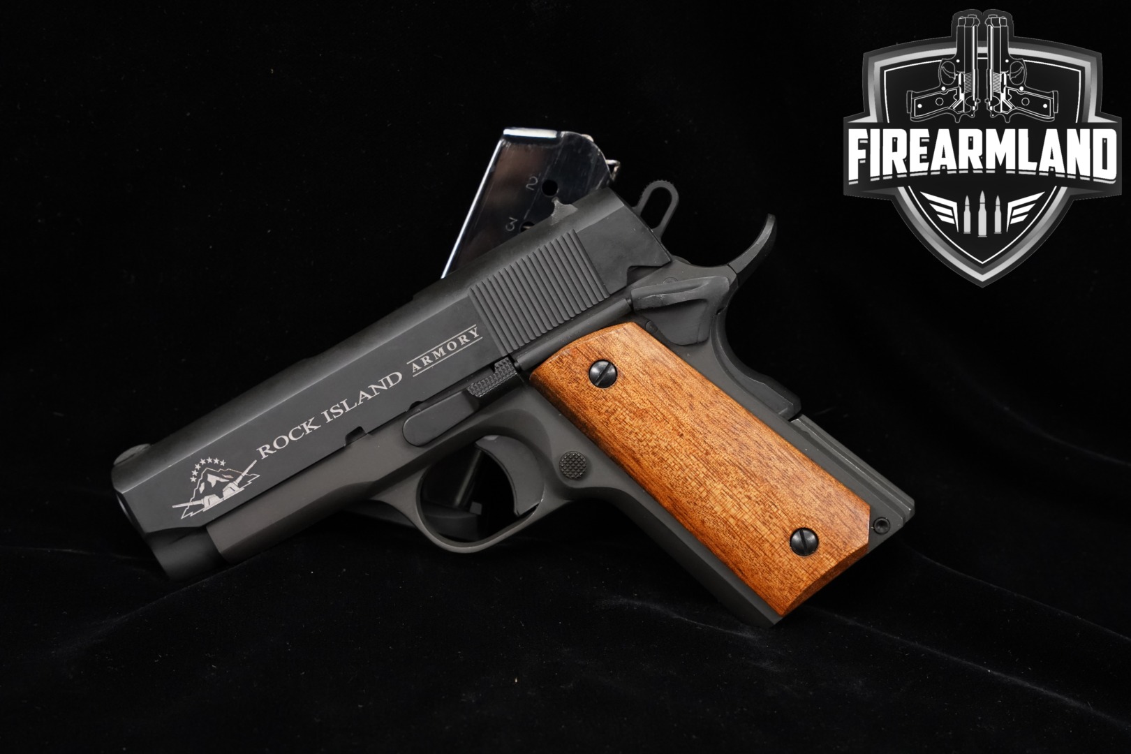 Rock Island Armory (RIA) M1911-A1 CS GI Standard .45 ACP Parkerized in Very Good Condition Thumbnail