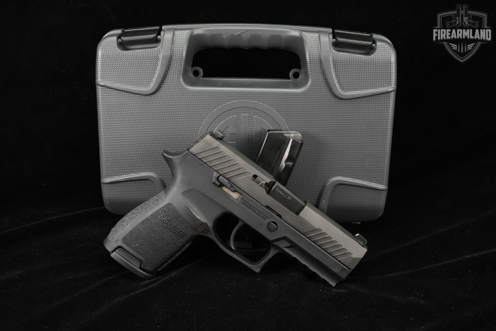 Sig Sauer P320 Compact 9mm 3.9" P 320 +2 MAGS & ORIG CASE-img-2