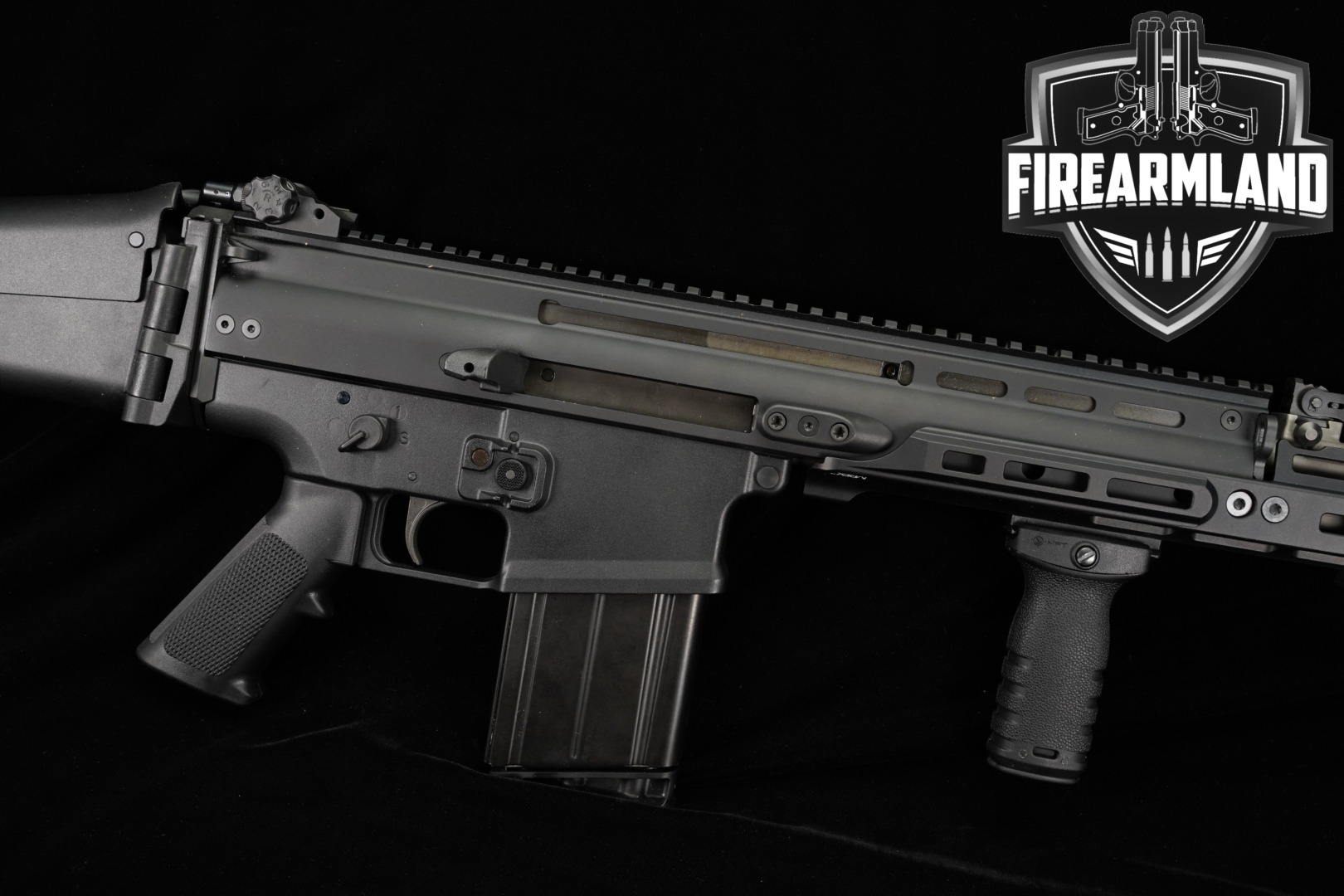 FN Herstal (FNH) SCAR 17S 7.62mm NATO (7.62x51) Black in Excellent Condition Thumbnail