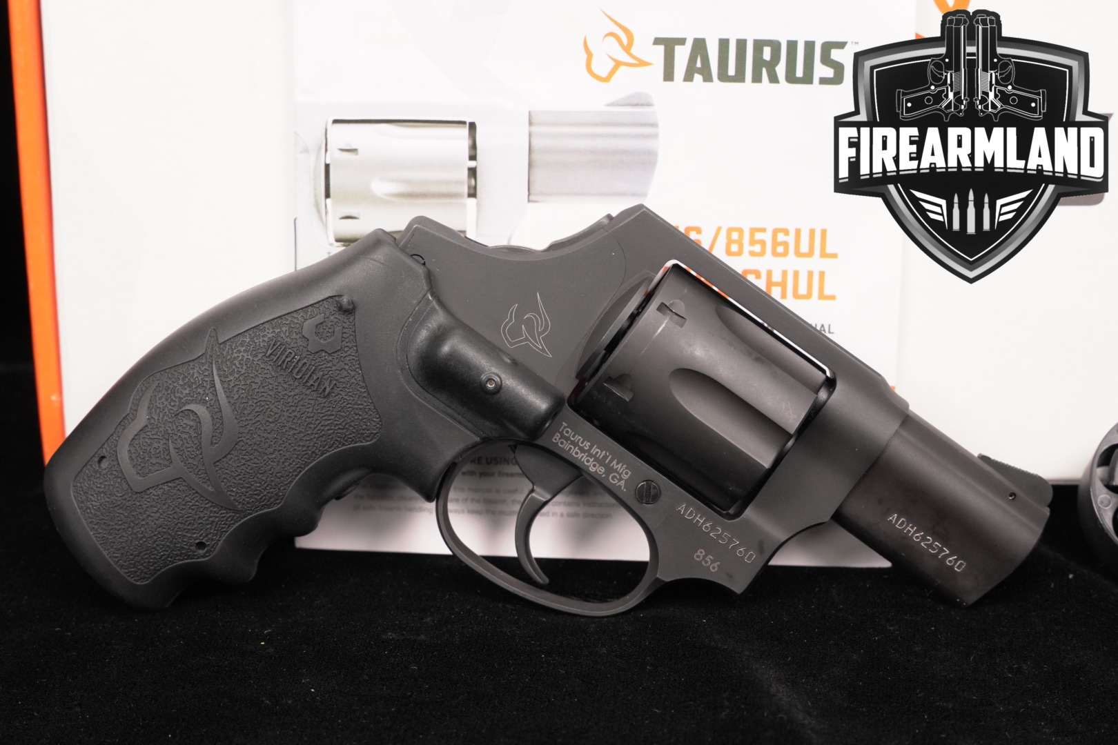 Taurus 856 Concealed Hammer (CH) .38 Spl. Black in Good Condition Thumbnail