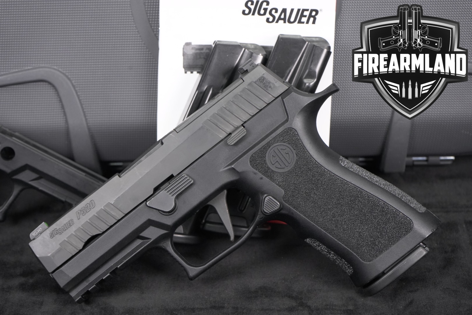 Sig Sauer P320 Carry 9mm Luger Black in Good Condition Thumbnail