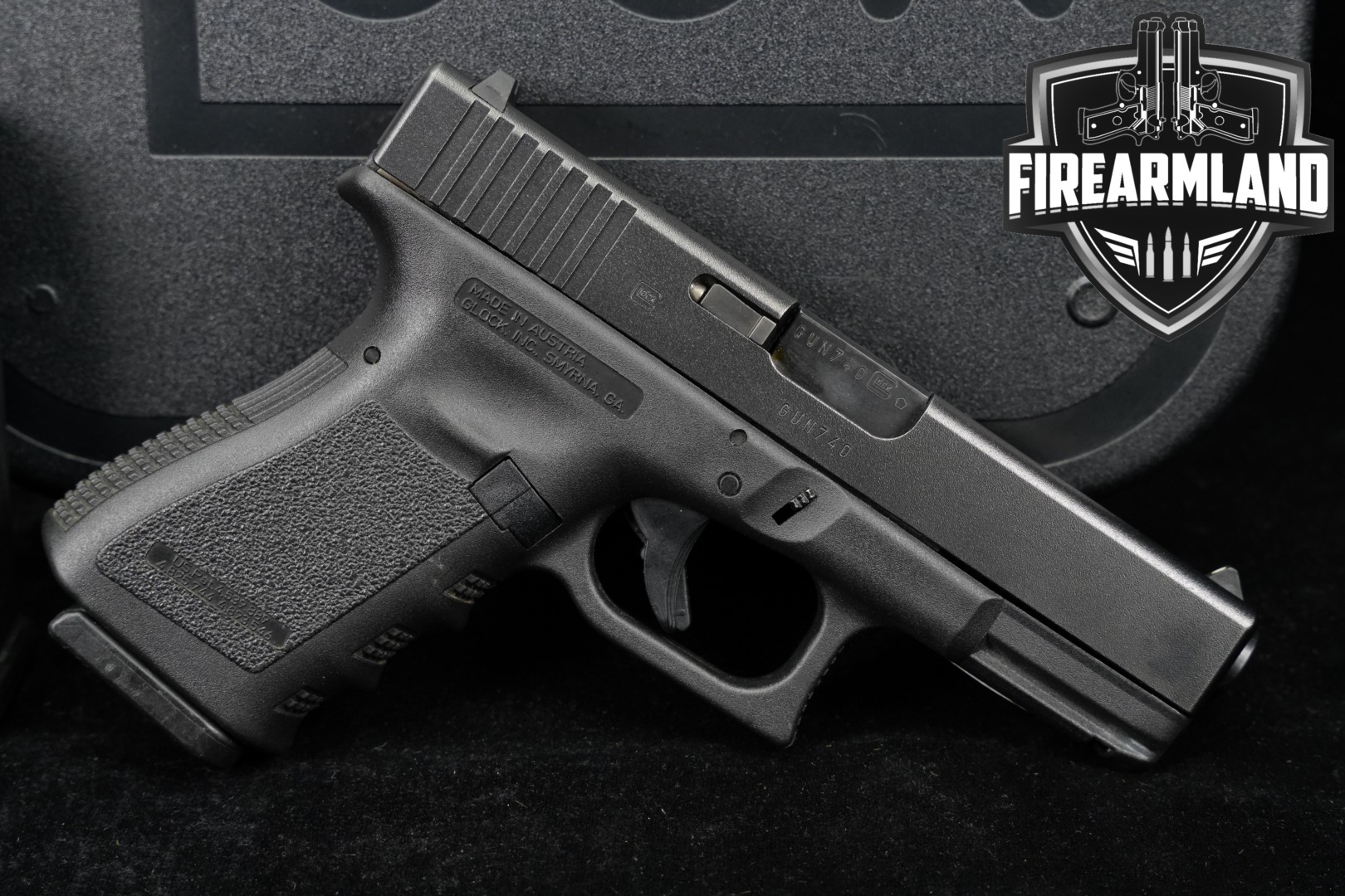 Glock Glock 23 Gen 3 .40 S&W Black in Very Good Condition Thumbnail
