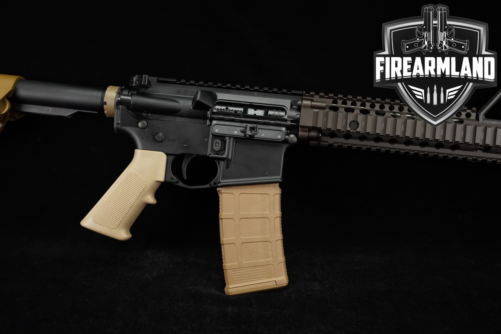 Aero Precision M4 Carbine Daniel Defense M4A1 FSP RIS II 5.56mm NATO (.223 Rem.) Black & Tan in Very Good Condition Thumbnail