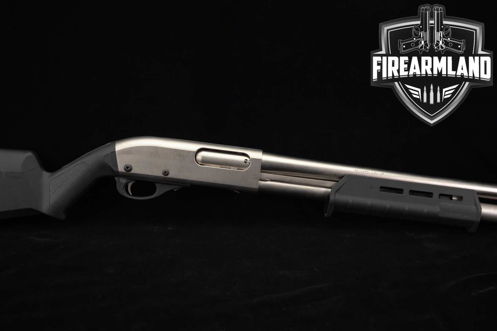 Remington Model 870 Special Purpose Marine Magnum 12 Gauge Matte Nickel & Black in Very Good Condition Thumbnail