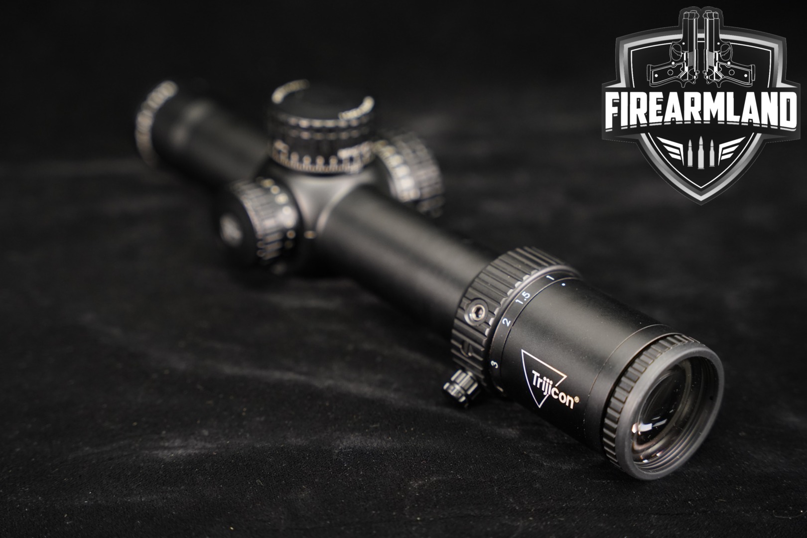 Trijicon CREDO HX 1-8x28mm in Good Condition Thumbnail