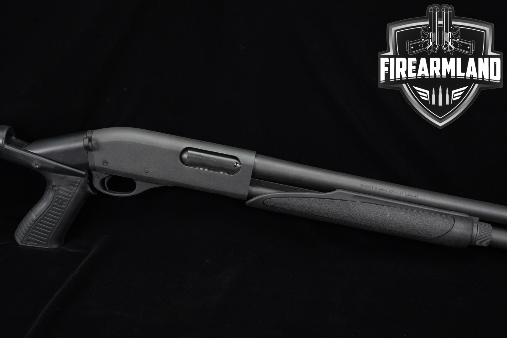 Remington Model 870 12 Gauge Black in Very Good Condition Thumbnail
