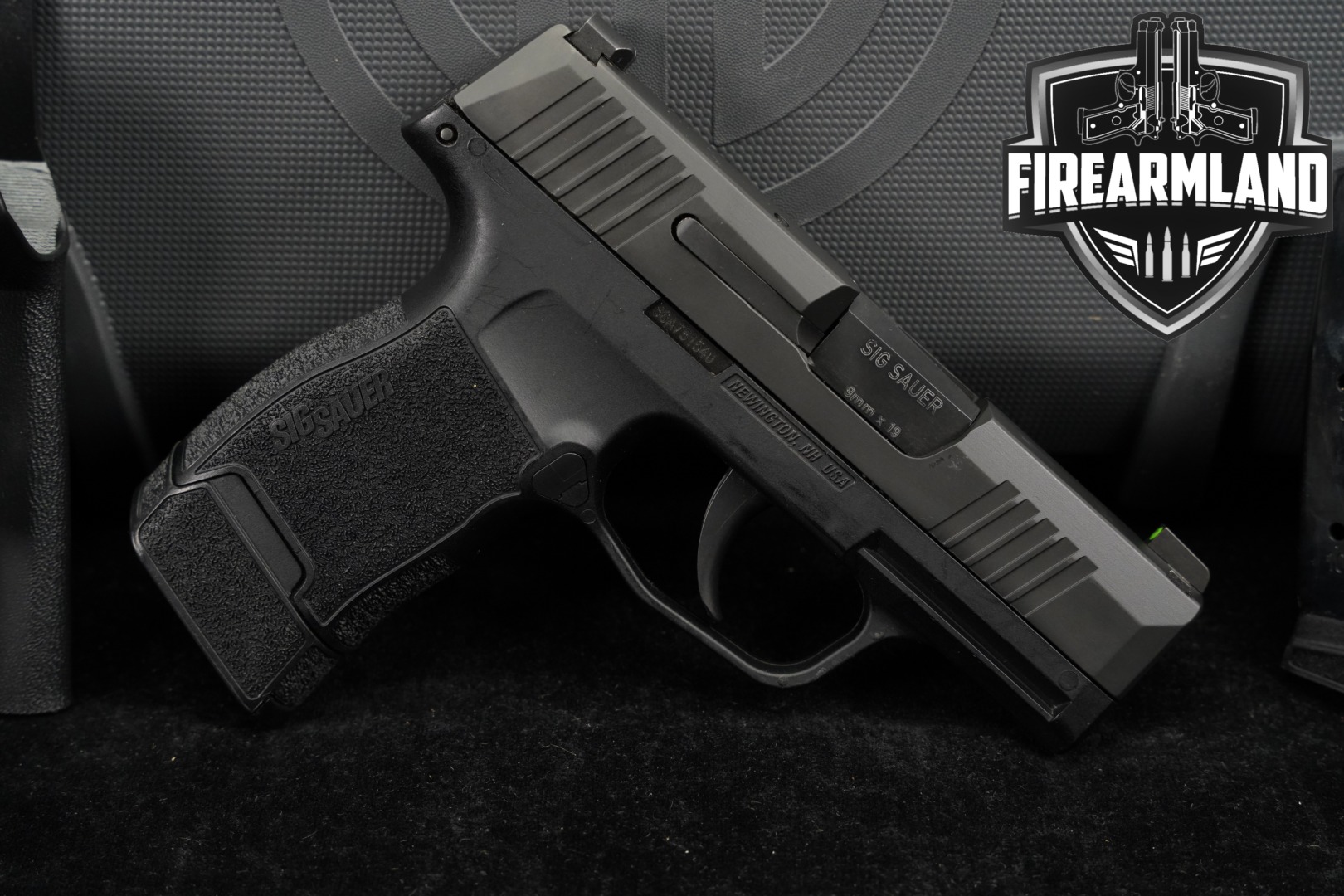 Sig Sauer P365 9mm Luger Black in Very Good Condition Thumbnail