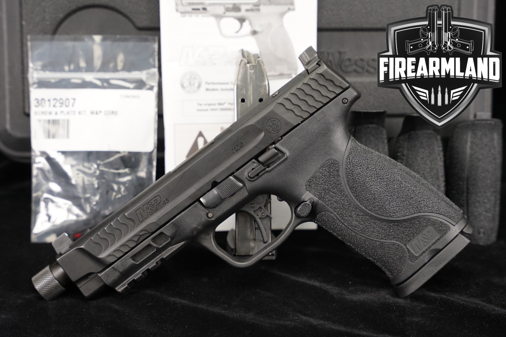 Smith & Wesson (S&W) M&P45 M2.0, Optics Ready, Threaded Barrel, No Thumb Safety .45 ACP Black in Very Good Condition Thumbnail
