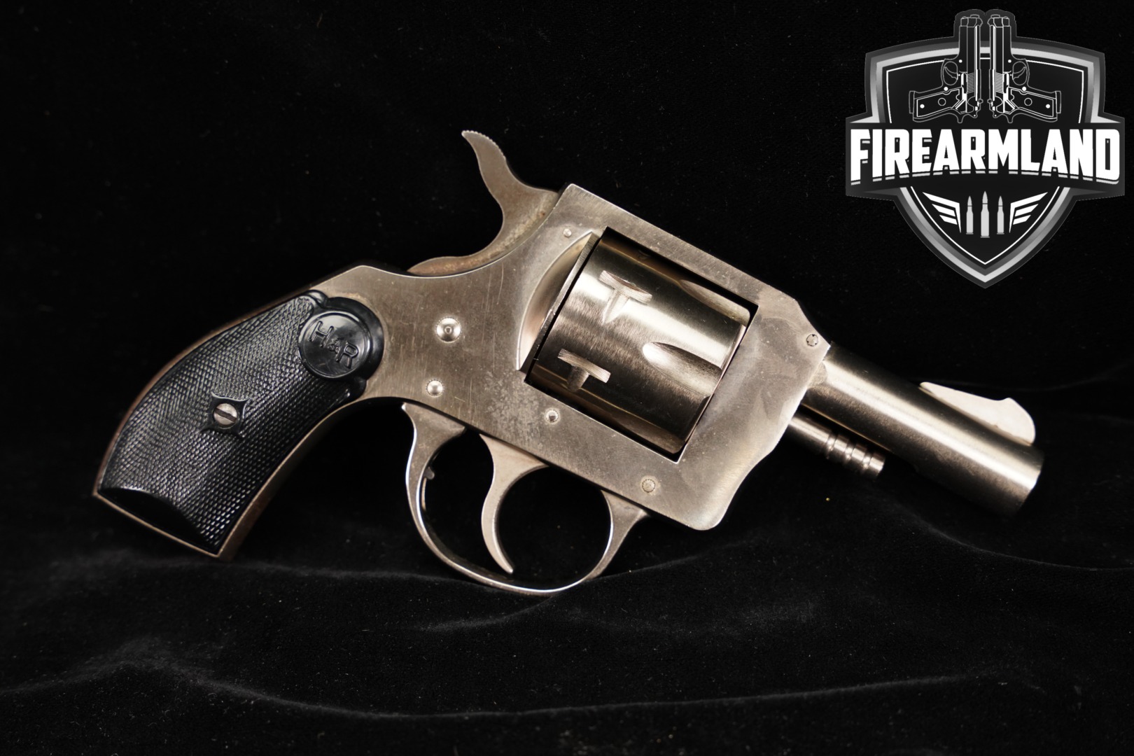 Harrington & Richardson (H&R) Model 733 Guardsman; Second Model (transfer-bar) .32 S&W Long Nickel in Good Condition Thumbnail
