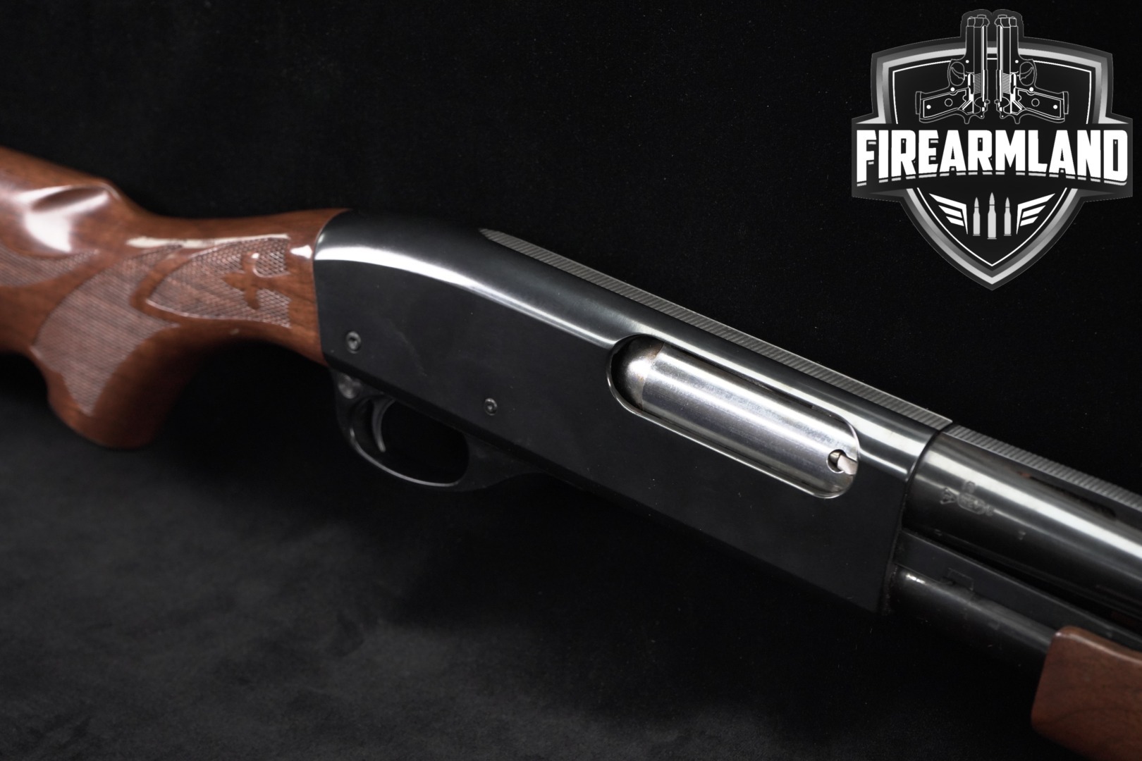 Remington Model 870 LW Magnum 20 Gauge Blued & Walnut in Good Condition Thumbnail