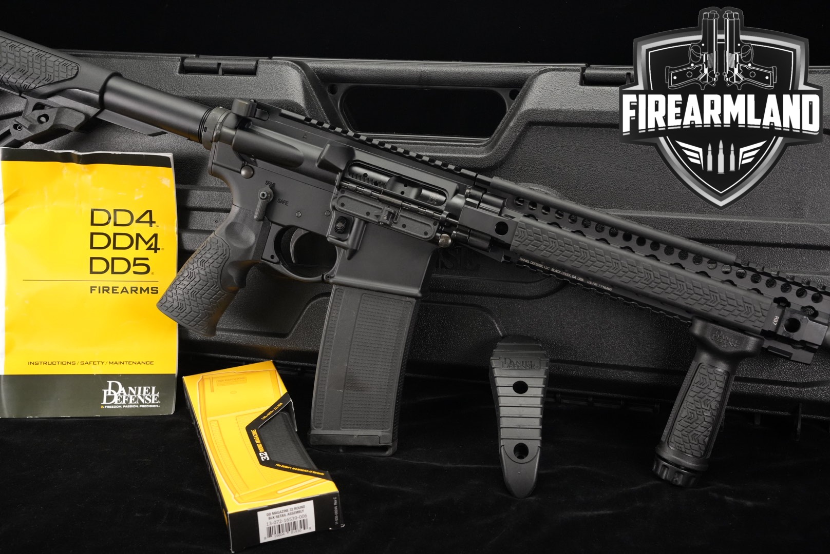 Daniel Defense DDM4 V4s 5.56mm NATO Black in Excellent Condition Thumbnail