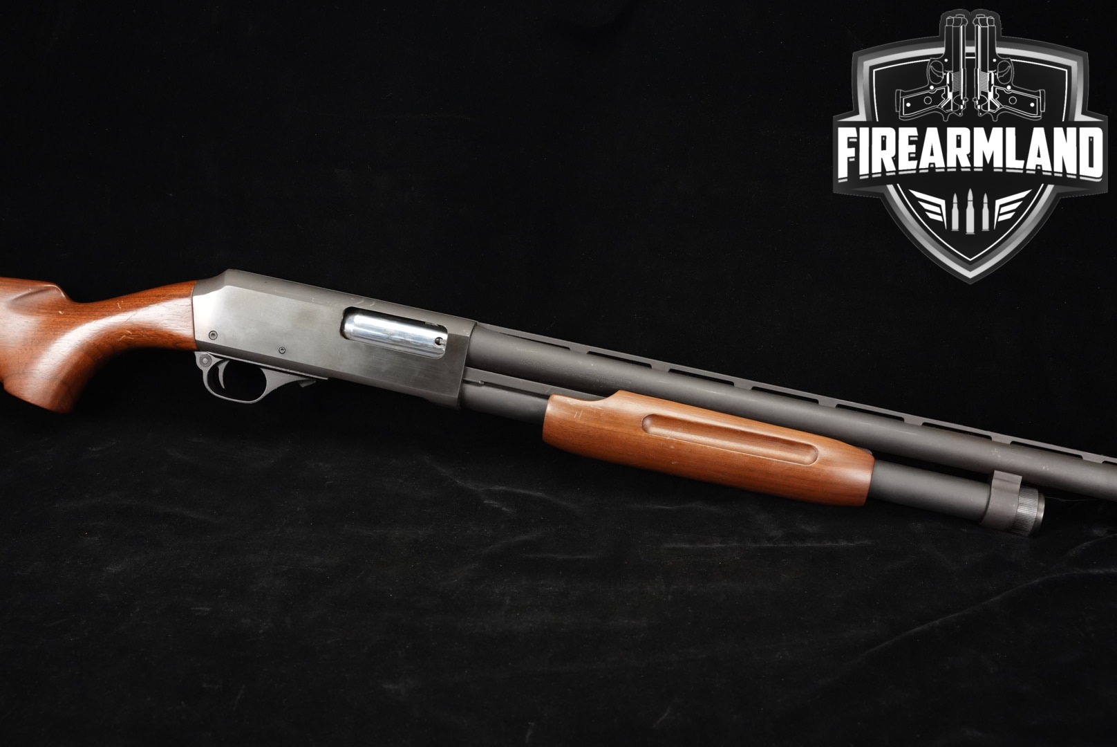 New England Firearms (NEF) Pardner Pump Walnut 12 Gauge Black & Walnut in Good Condition Thumbnail