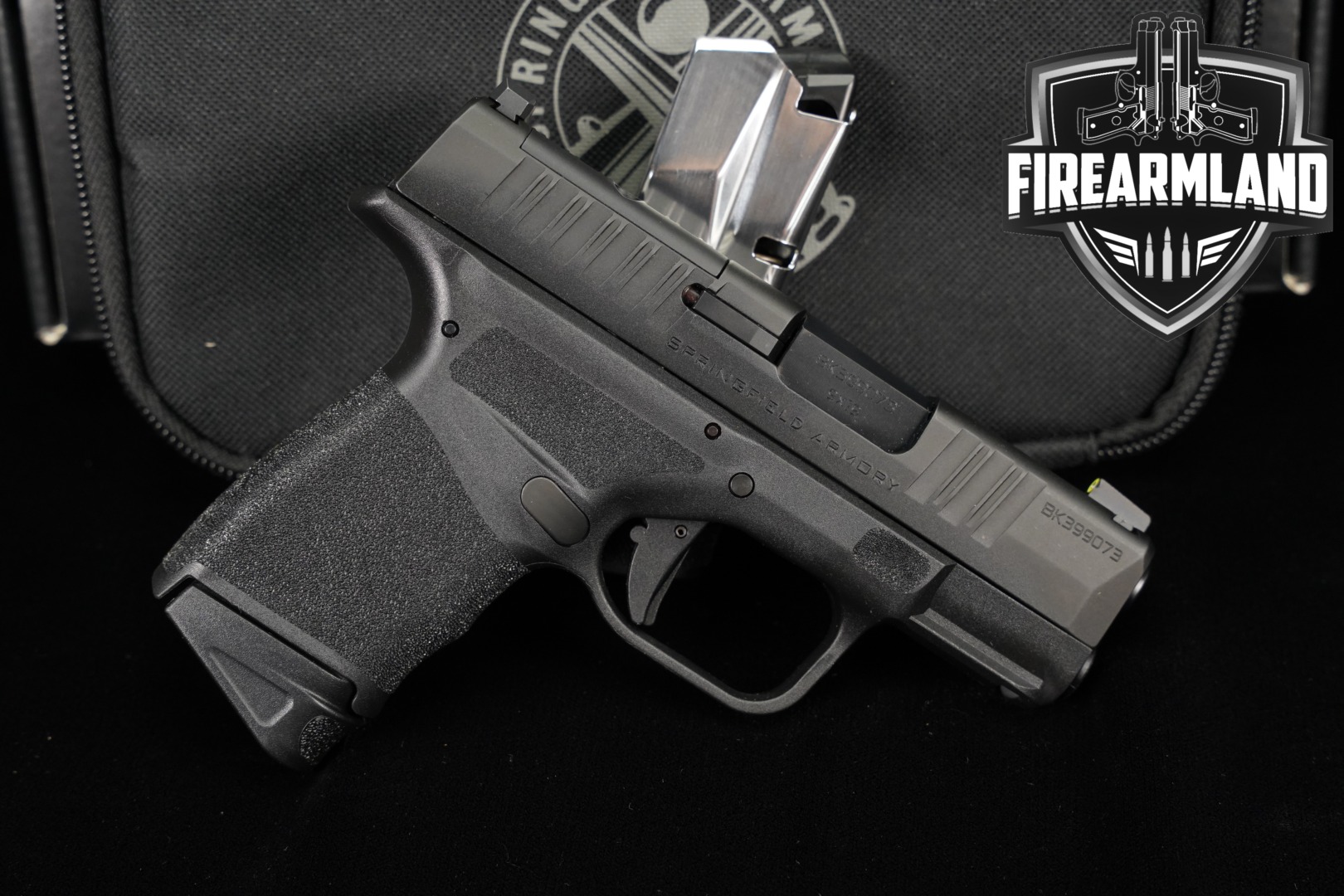 Springfield Armory Hellcat OSP 9mm Luger Black in Excellent Condition Thumbnail