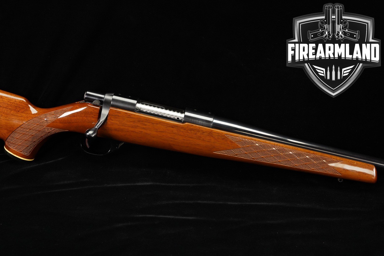 Smith & Wesson (S&W) Model 1500 Deluxe .222 Rem. Blued & Walnut in Very Good Condition Thumbnail