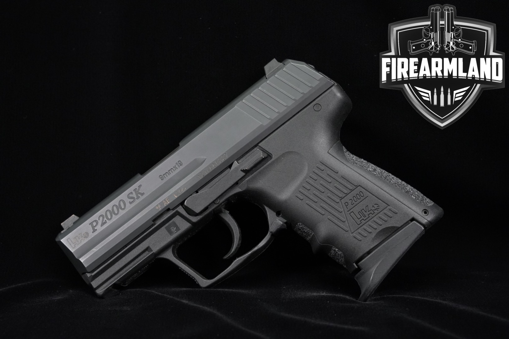 Heckler & Koch (H&K, HK) P2000 SK V3 9mm Luger Black in Very Good Condition Thumbnail