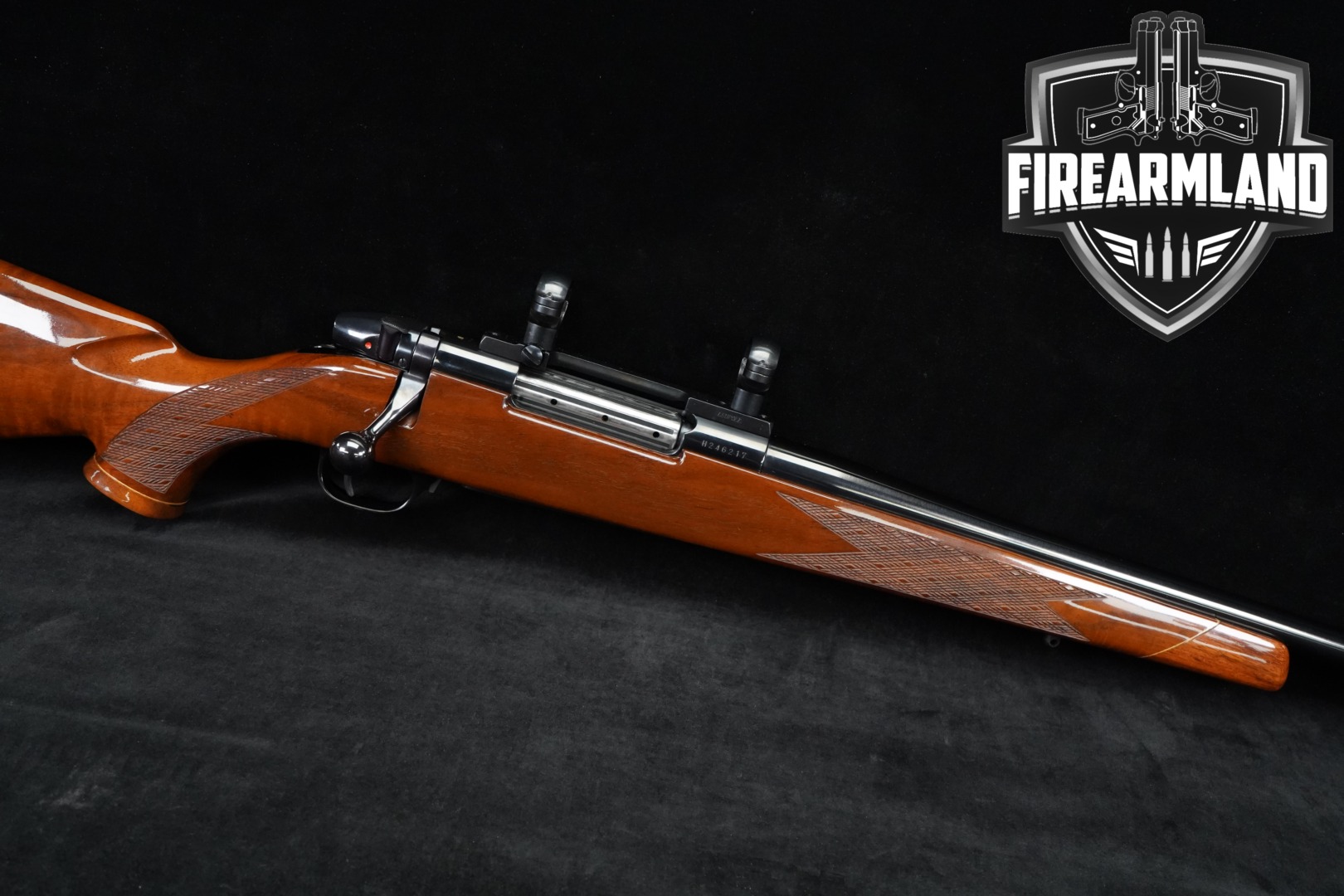 Weatherby Mark V Deluxe .378 Weatherby Magnum Blued & Walnut in Good Condition Thumbnail