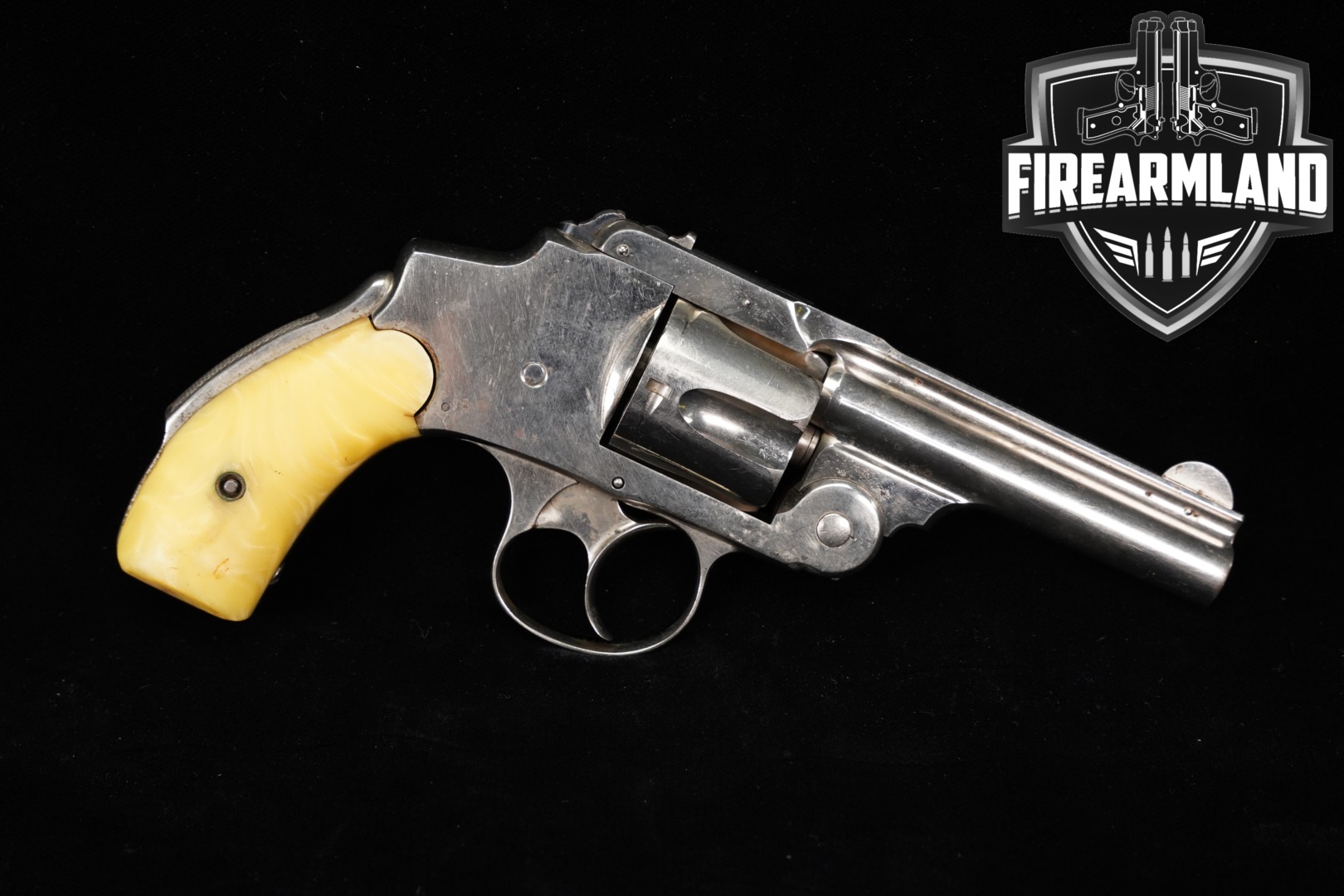 【アンティーク・希少】SMITH&WESSN CAL-38 Used Smith & Wesson (S&W) .38 Safety Hammerless Auction | FirearmLand