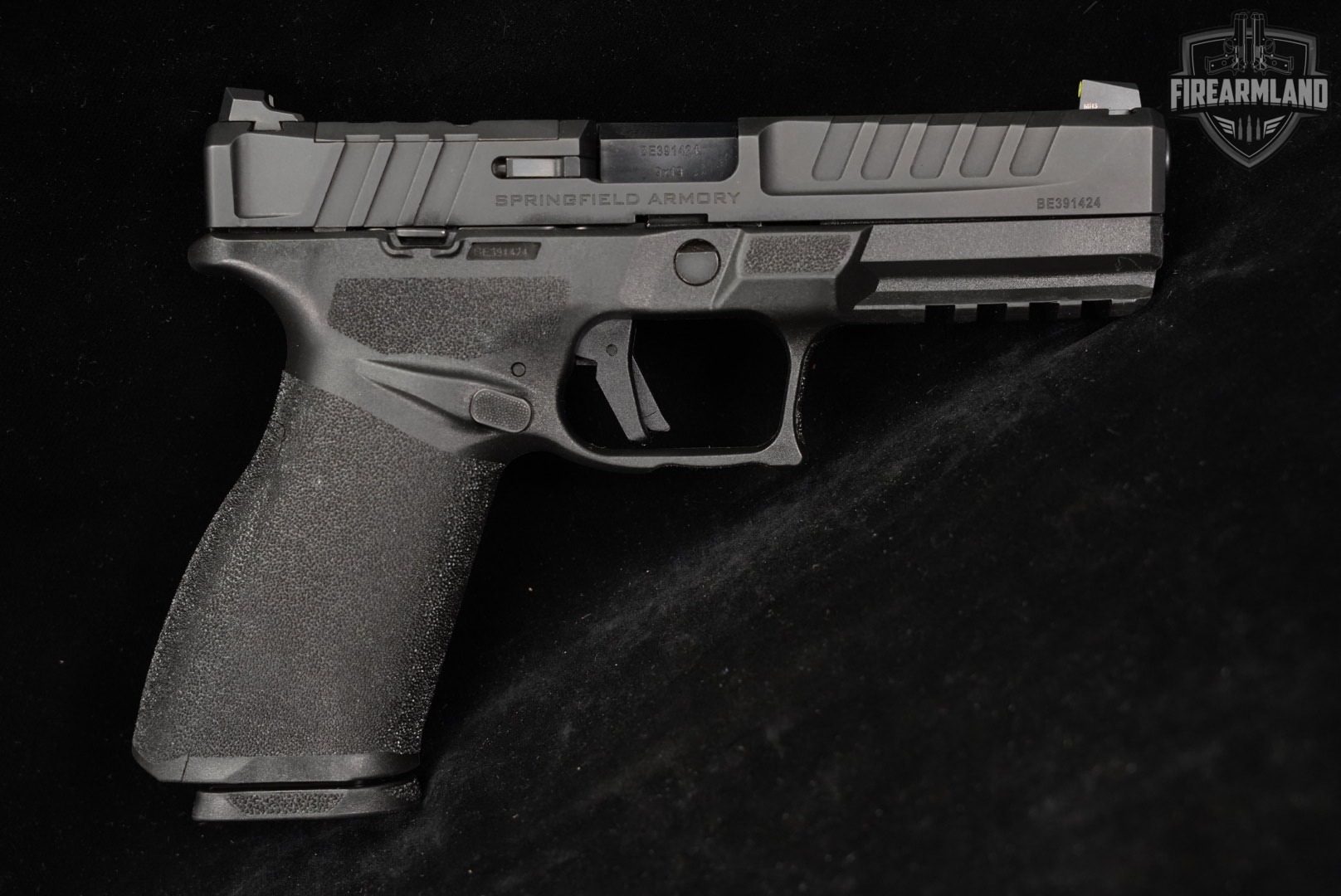 Springfield Armory Echelon 9mm Optics-Ready 4.5 +2 MAGS & ORIG BOX-img-4